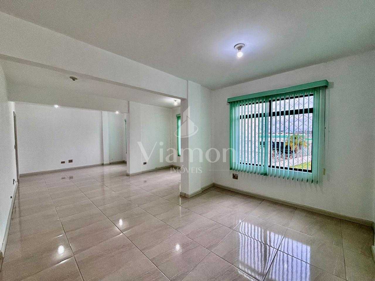 Sala Comercial Ampla no Parolin com Excelente Localização e Po...