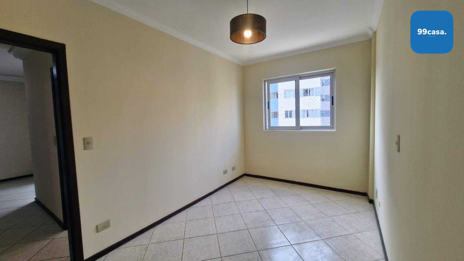 Apartamento de 72m² com 2 Quartos, 3 Vagas de Garagem e Sacada...