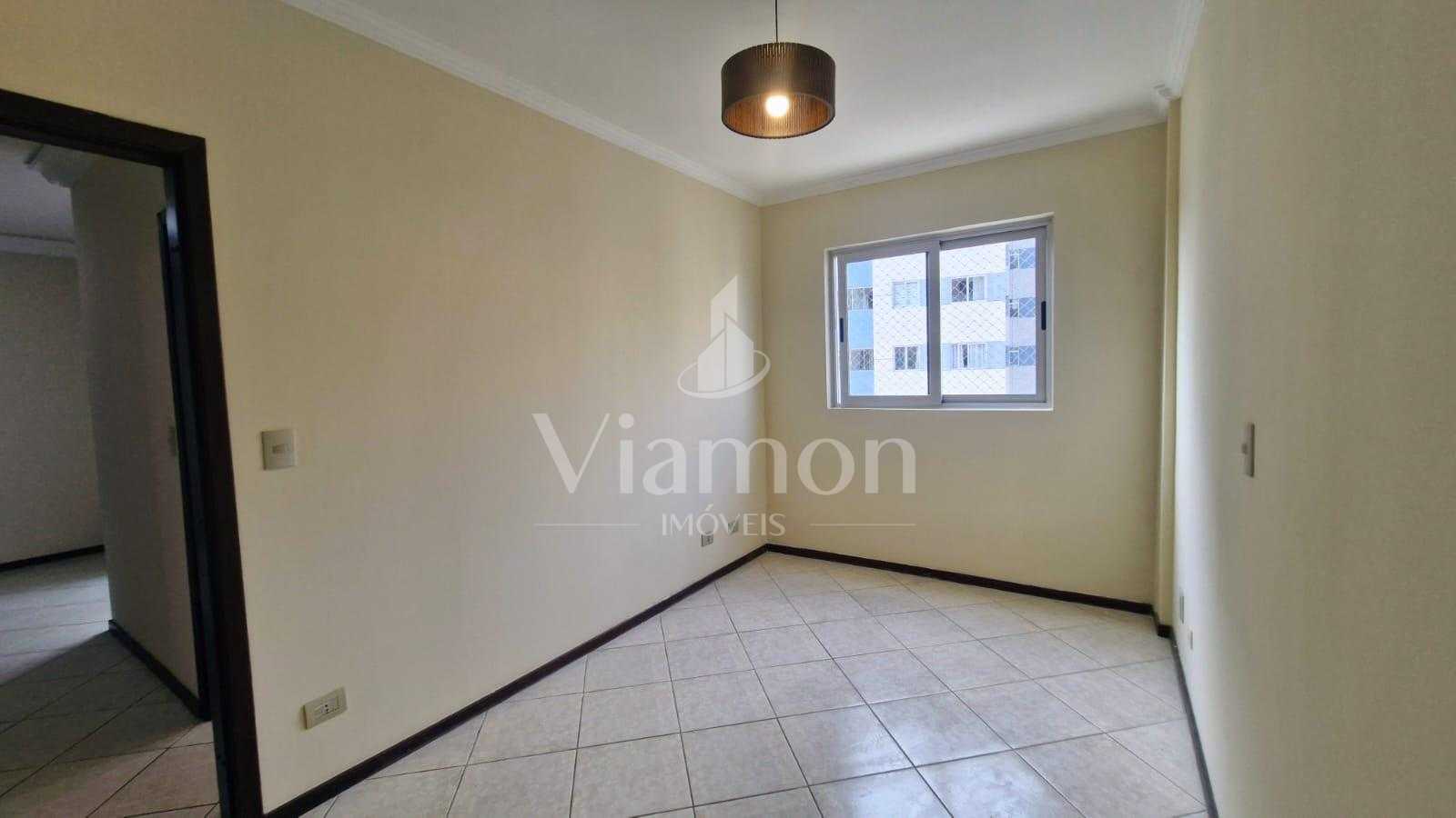 Apartamento de 72m² com 2 Quartos, 3 Vagas de Garagem e Sacada...