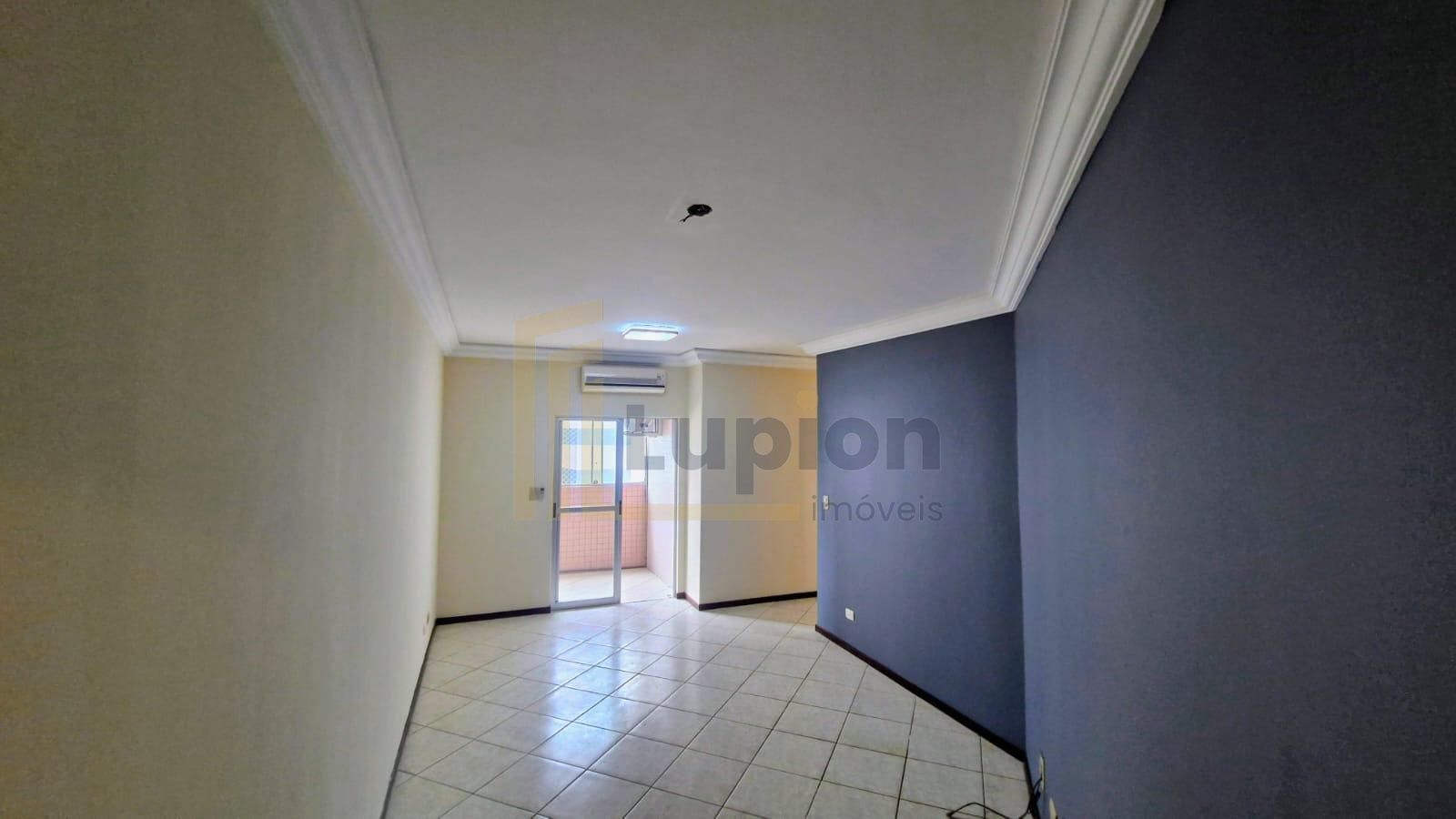 Apartamento de 72m² com 2 Quartos, 3 Vagas de Garagem e Sacada...