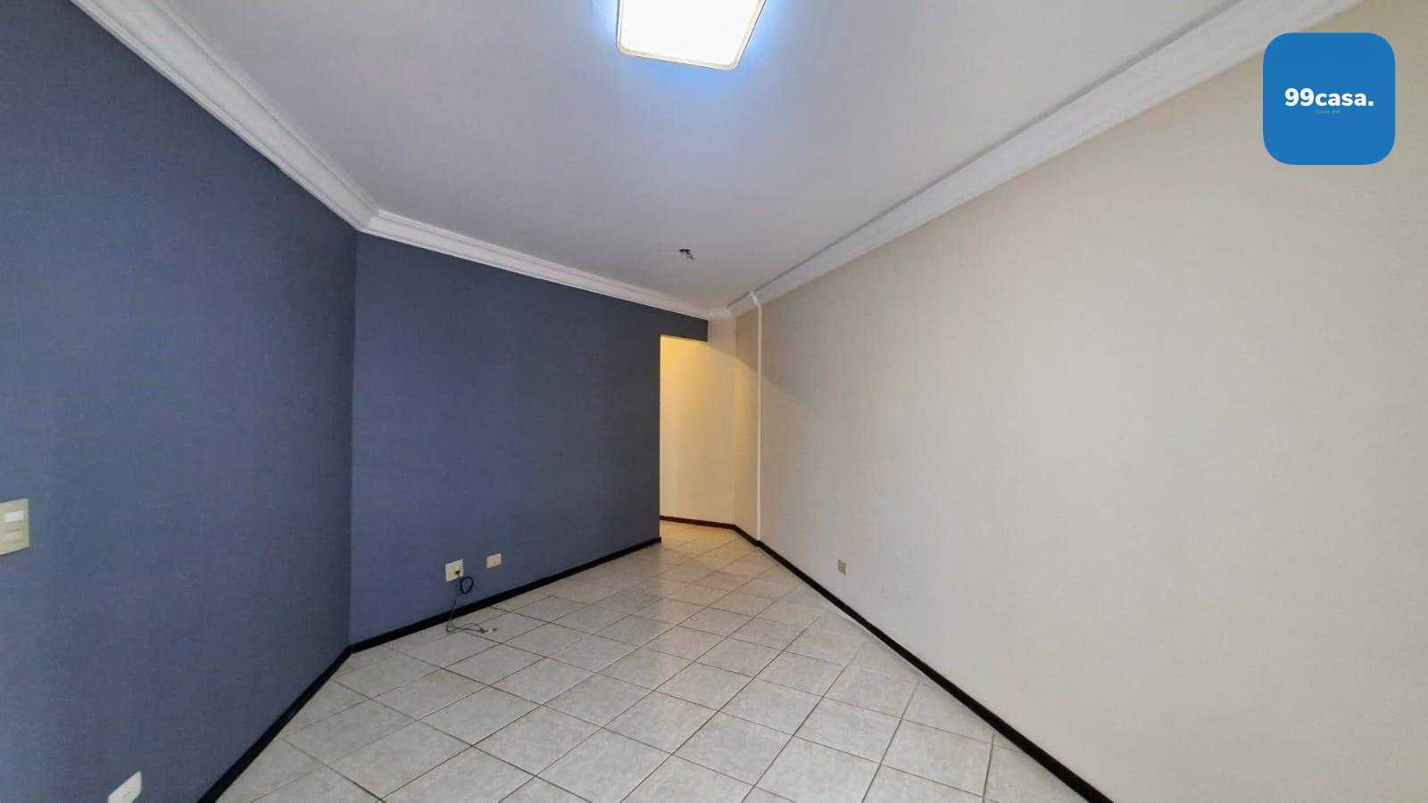 Apartamento de 72m² com 2 Quartos, 3 Vagas de Garagem e Sacada...