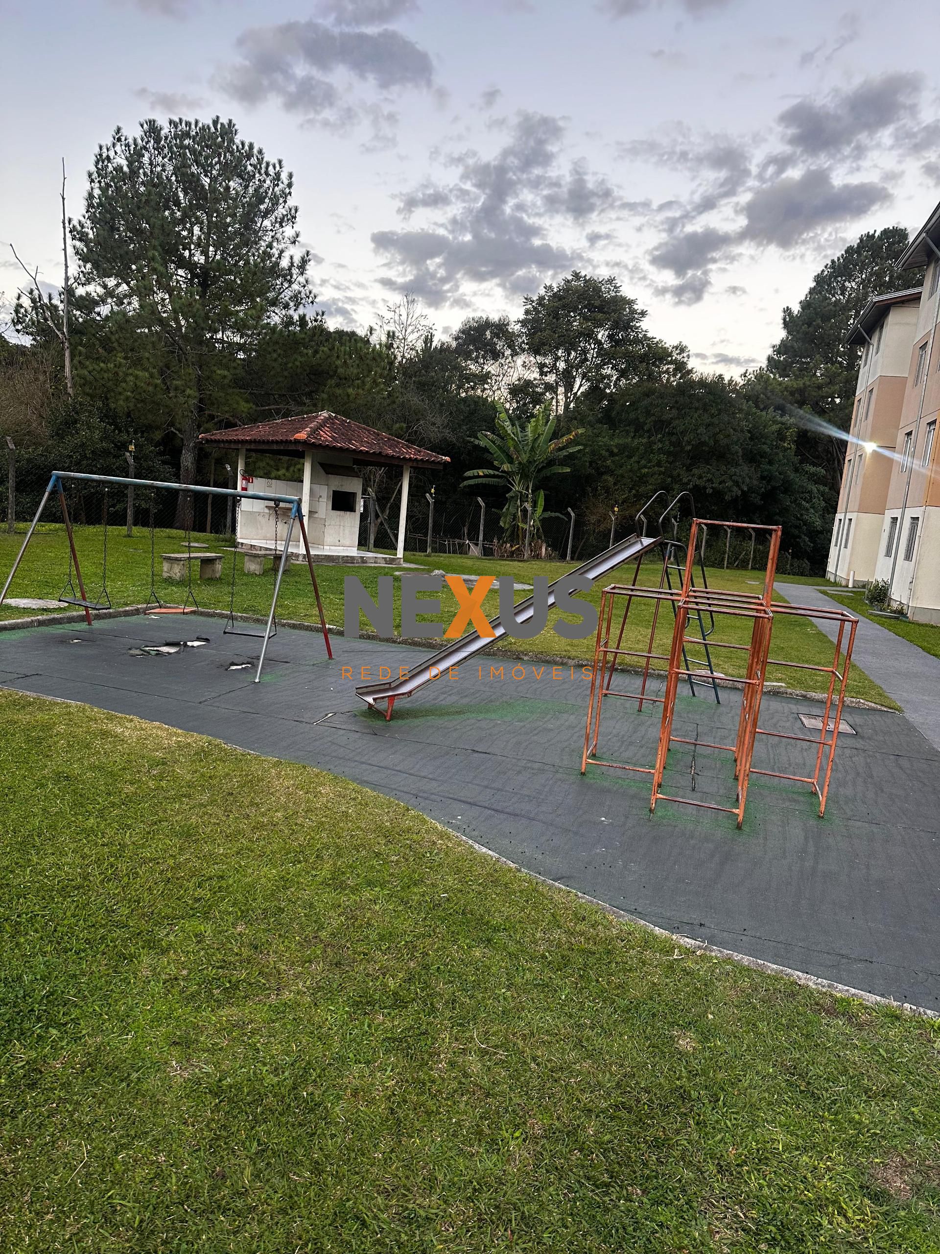 Apartamento à venda, Semi mobiliado, Campo Comprido, CURITIBA...