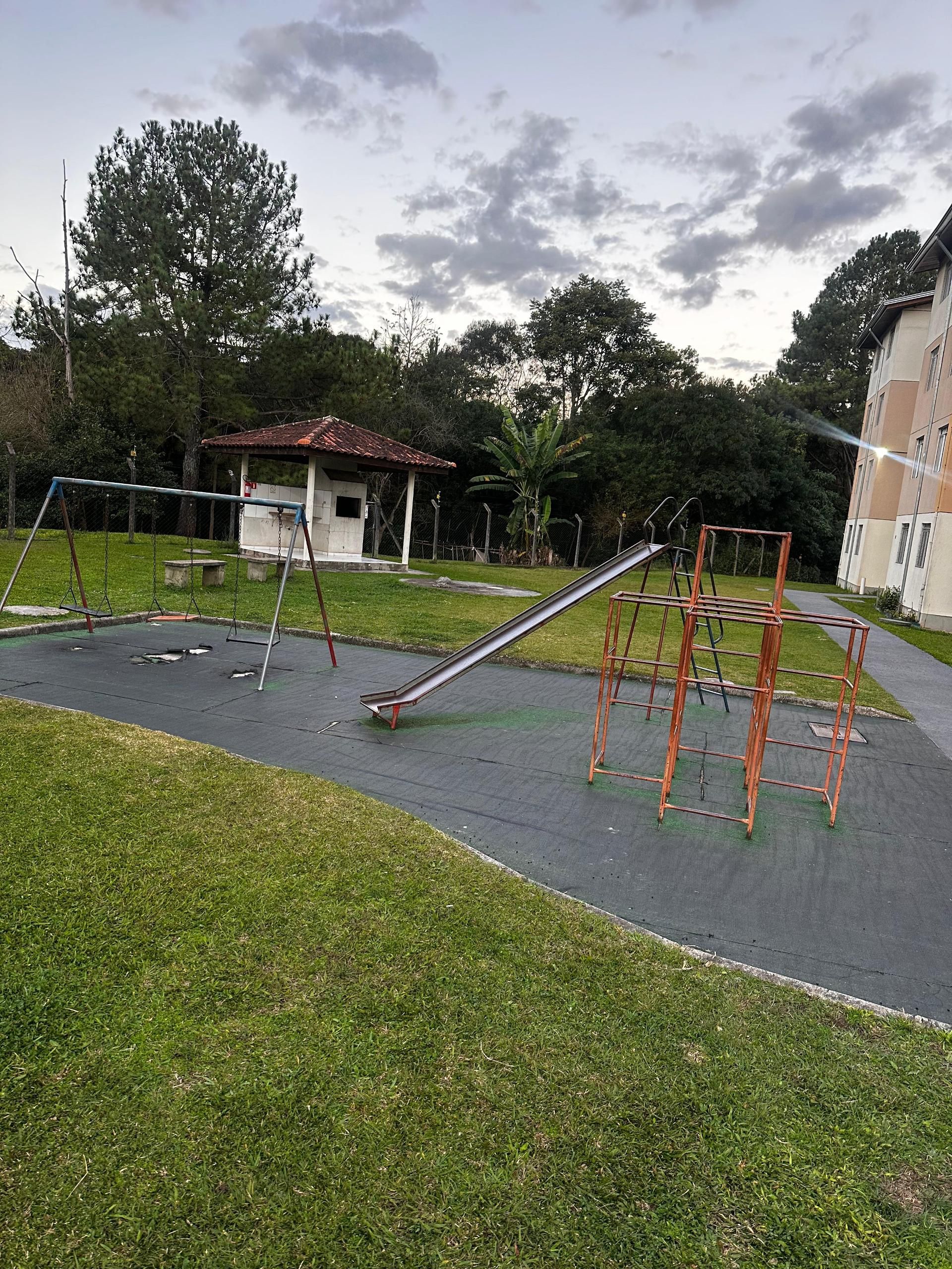 Apartamento à venda, Semi mobiliado,  Campo Comprido, CURITIBA...
