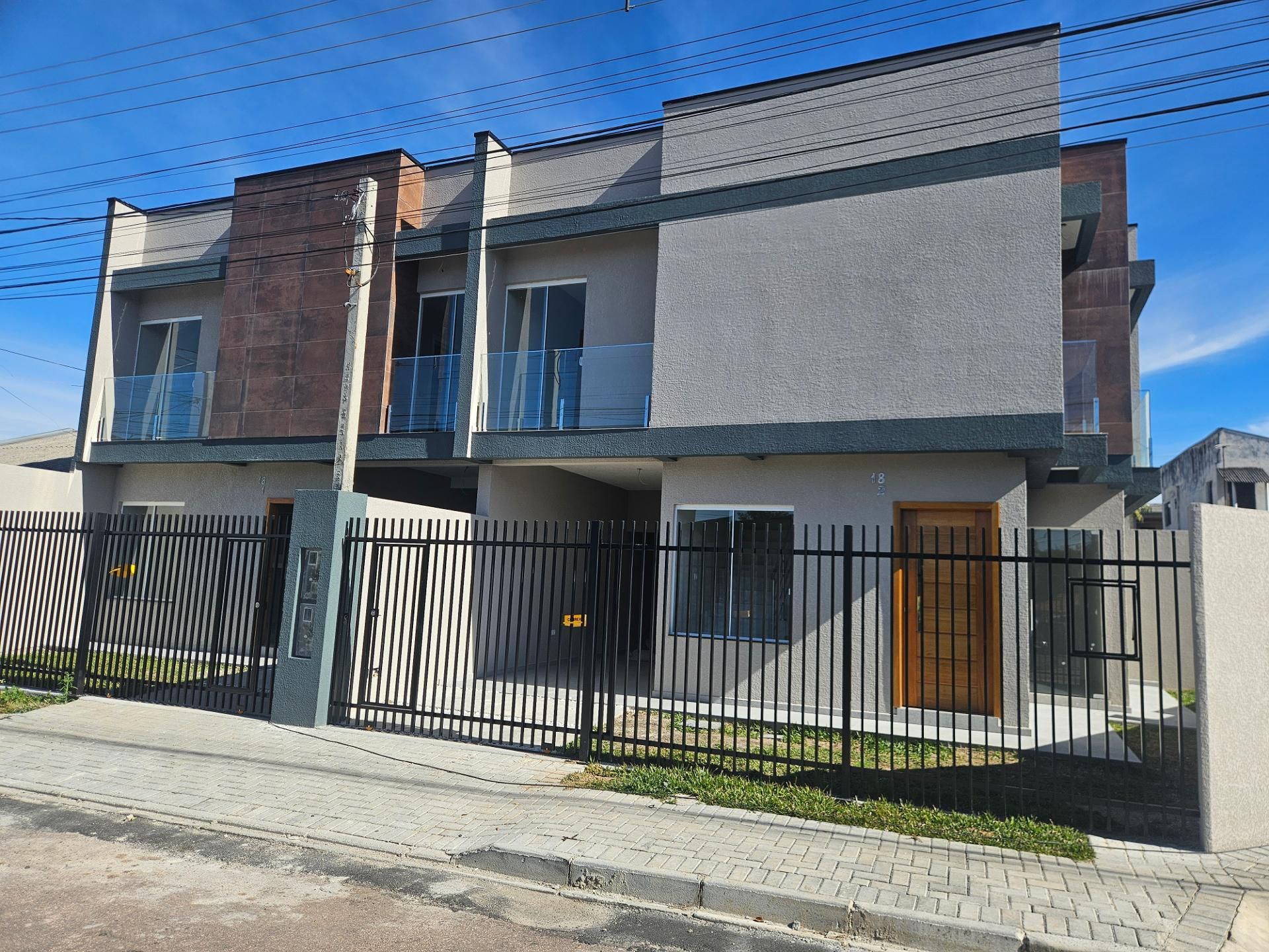 Lindo sobrado com 93,15 m² 03 quartos, próximo ao terminal do ...