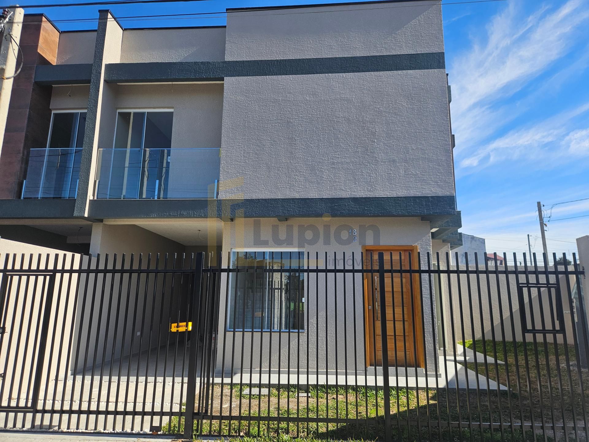 Lindo sobrado com 93,15 m² 03 quartos, próximo ao terminal do ...