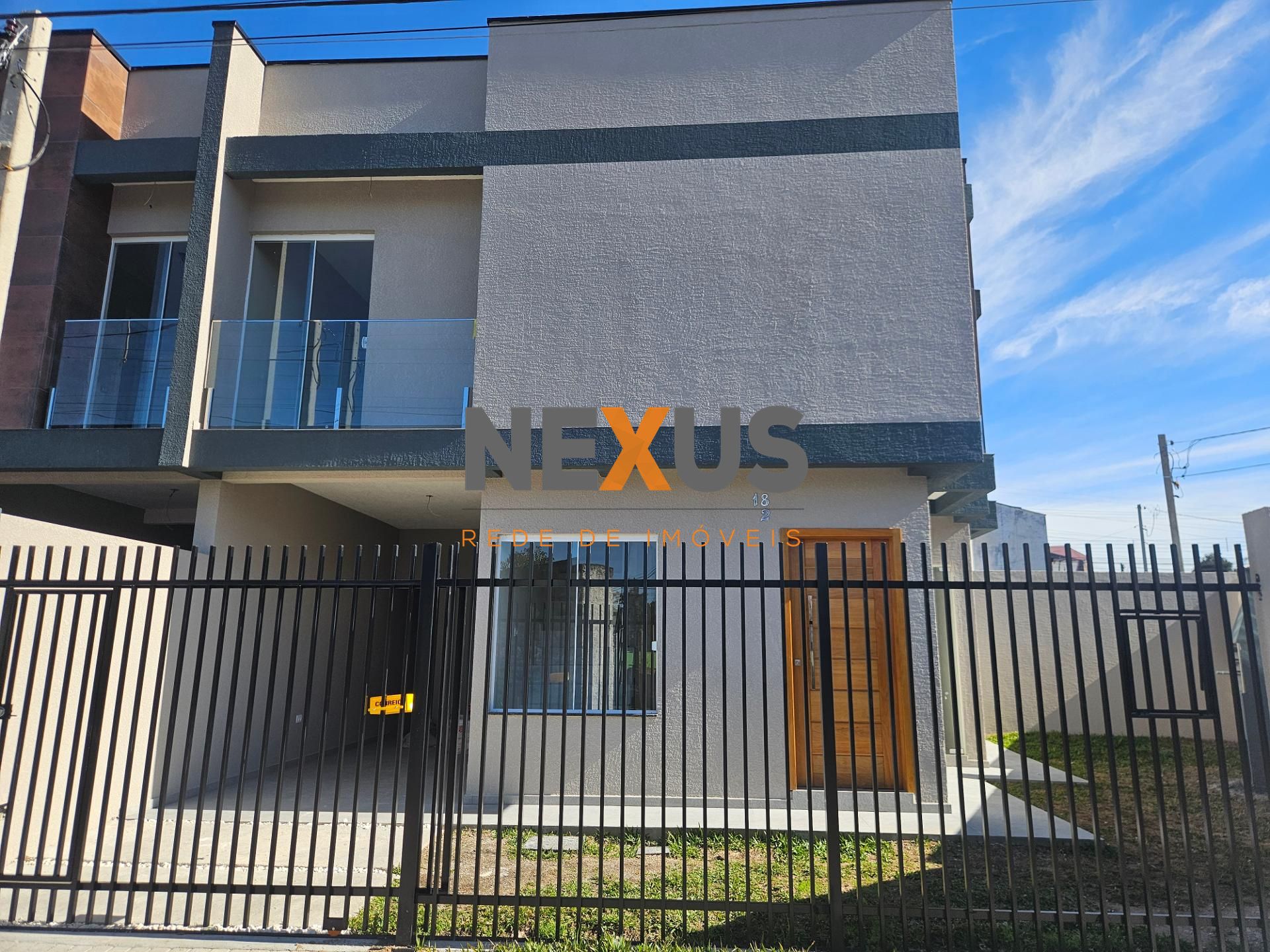 Lindo sobrado com 93,15 m² 03 quartos, próximo ao terminal do ...