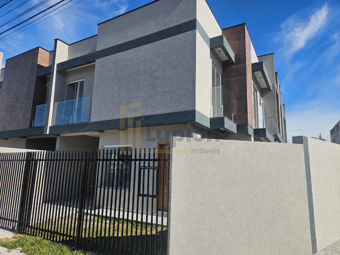 Lindo sobrado com 93,15 m² 03 quartos, próximo ao terminal do ...