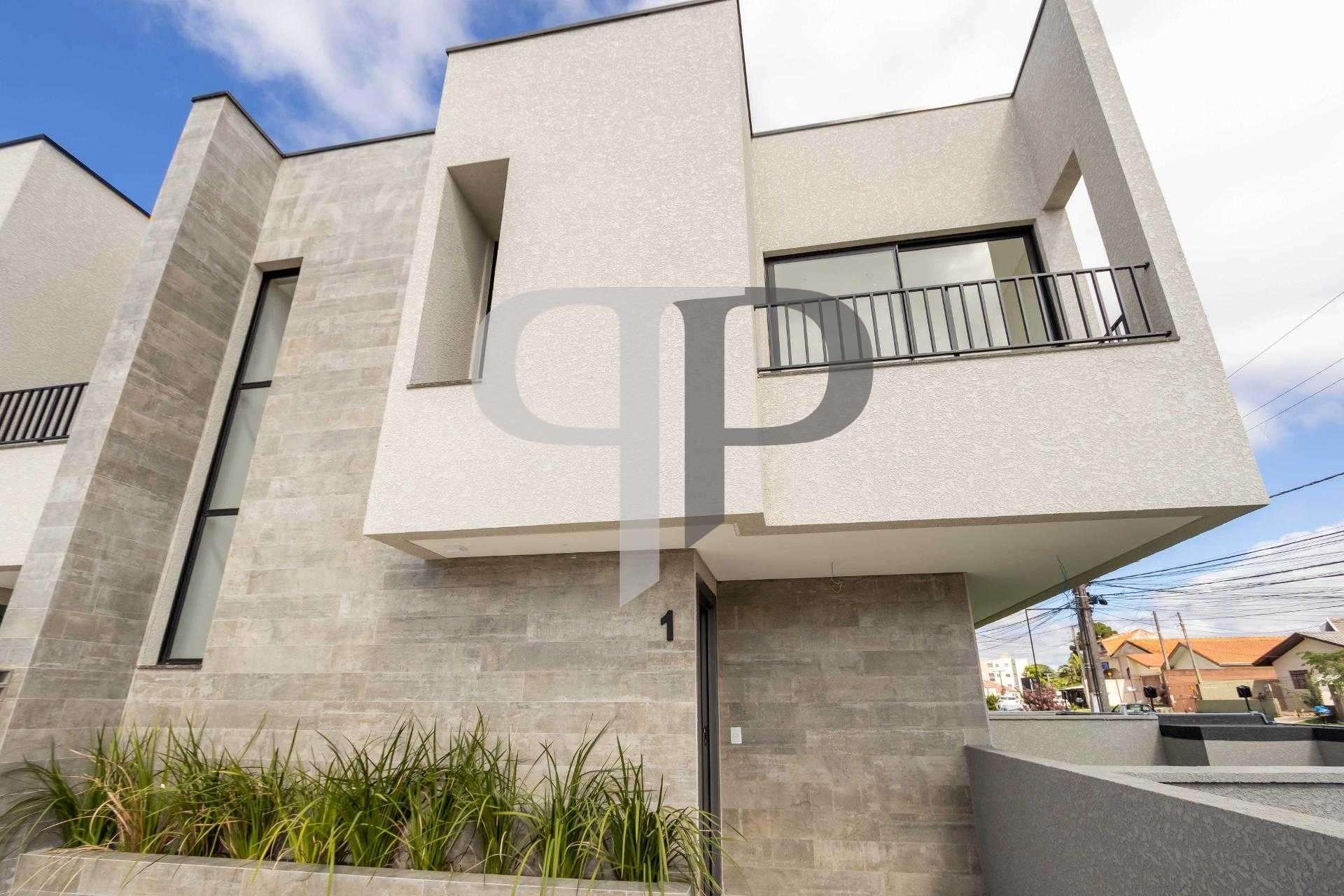 Sobrado contemporâneo com 3 quartos, jardim privativo e boulev...
