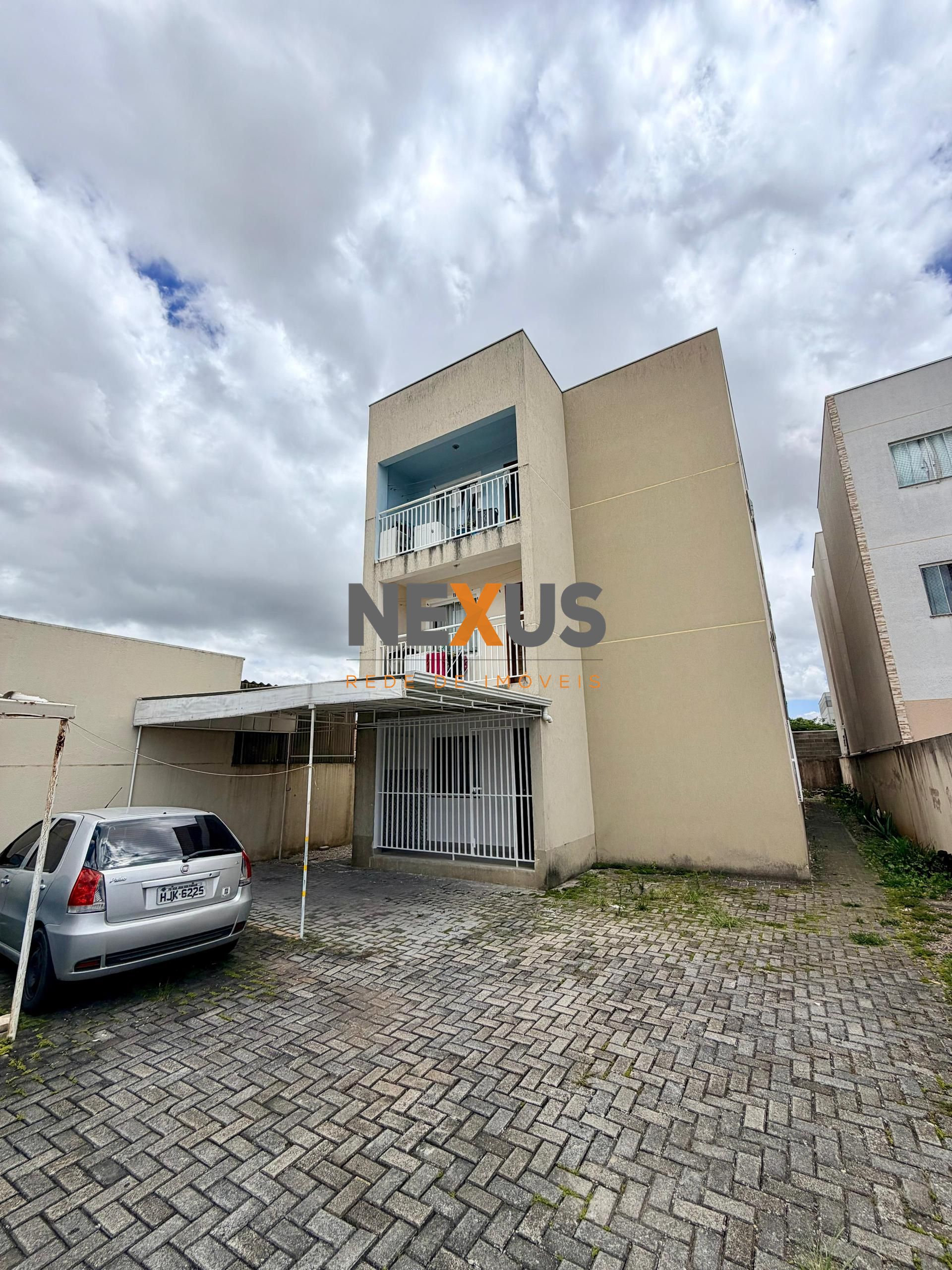 APARTAMENTO TERREO COM 3 QUARTOS, COZINHA MOBILIADA E GARAGEM ...