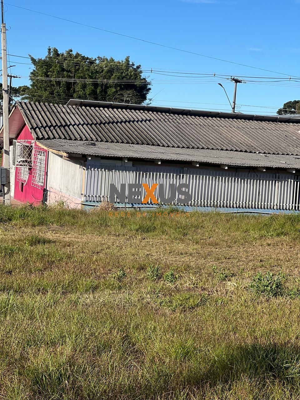 Chácara com 9.000 m² e casa de 2 quartos a 14 km do Centro de ...