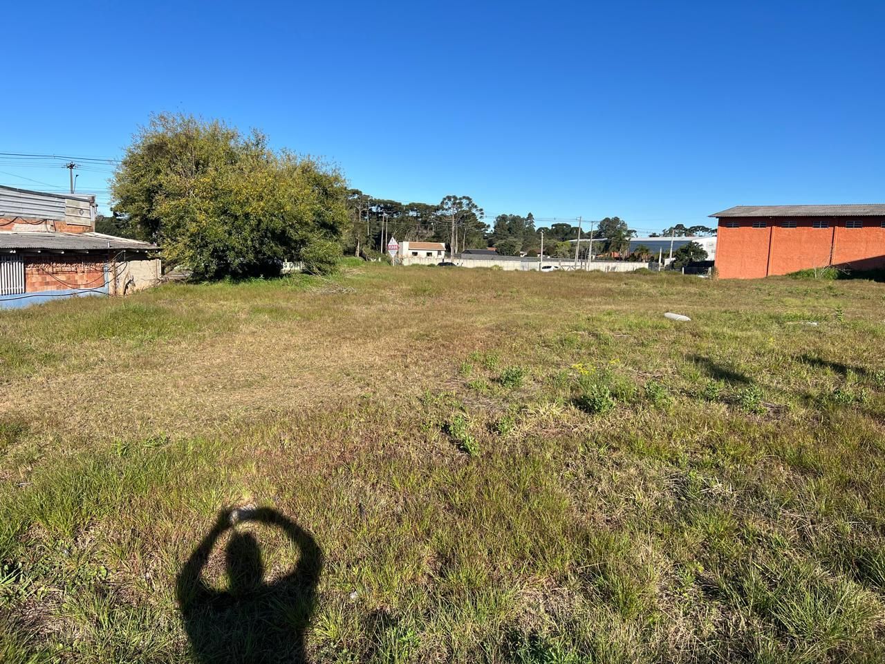 Chácara com 9.000 m² e casa de 2 quartos a 14 km do Centro de ...