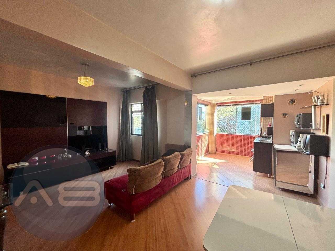 Apartamento ensolarado com 3 quartos, varanda com churrasqueir...