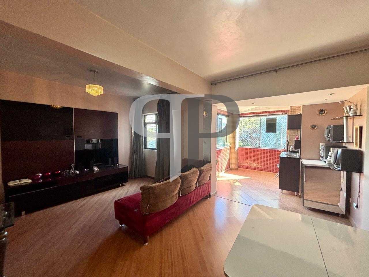 Apartamento ensolarado com 3 quartos, varanda com churrasqueir...
