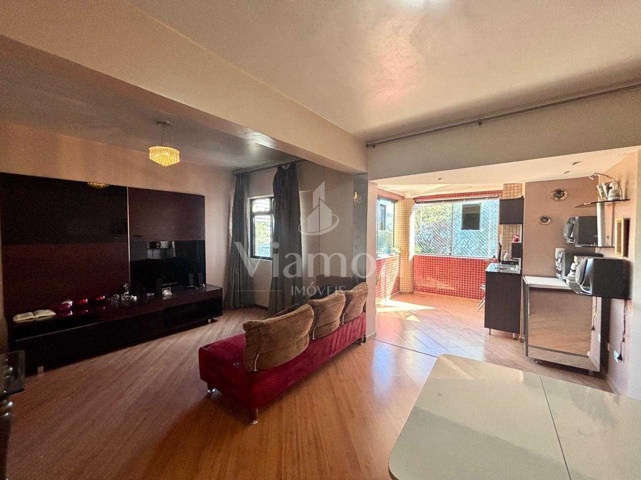 Apartamento ensolarado com 3 quartos, varanda com churrasqueir...
