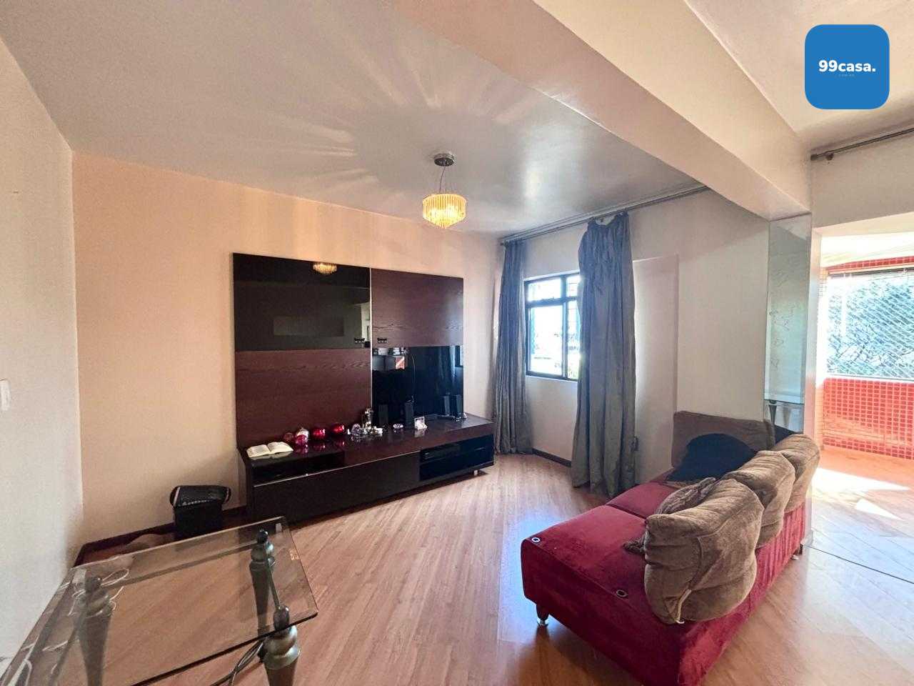 Apartamento ensolarado com 3 quartos, varanda com churrasqueir...