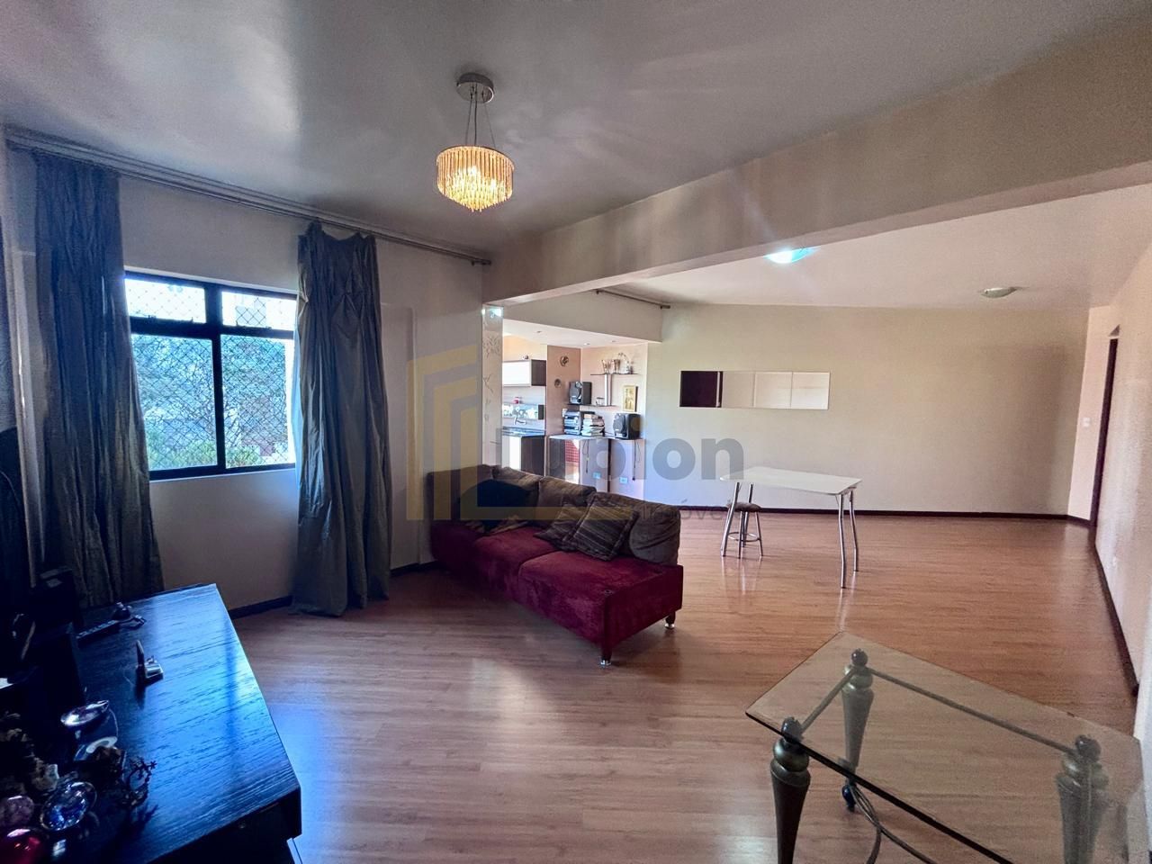 Apartamento ensolarado com 3 quartos, varanda com churrasqueir...