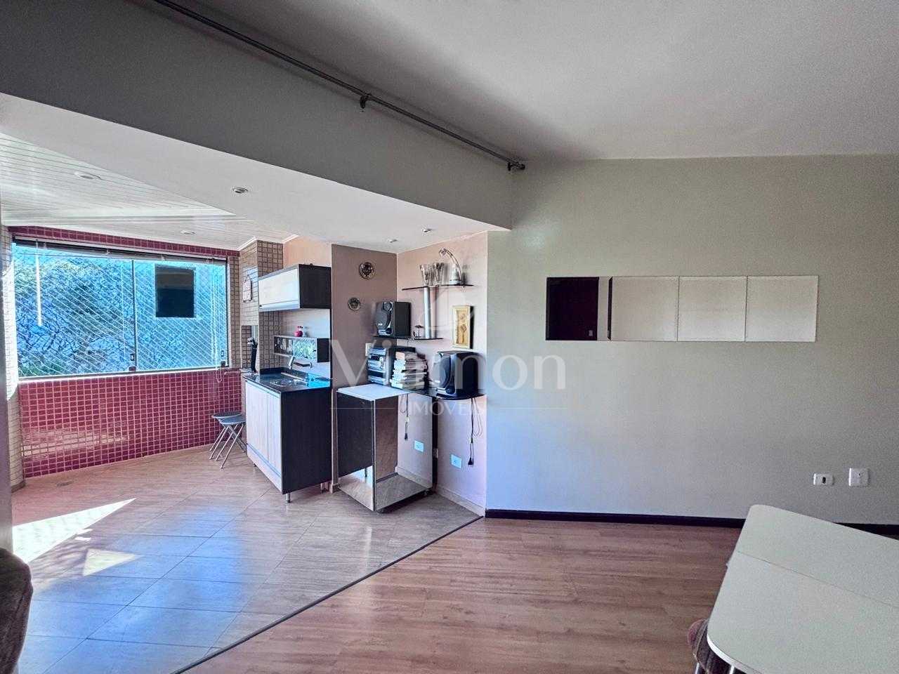 Apartamento ensolarado com 3 quartos, varanda com churrasqueir...