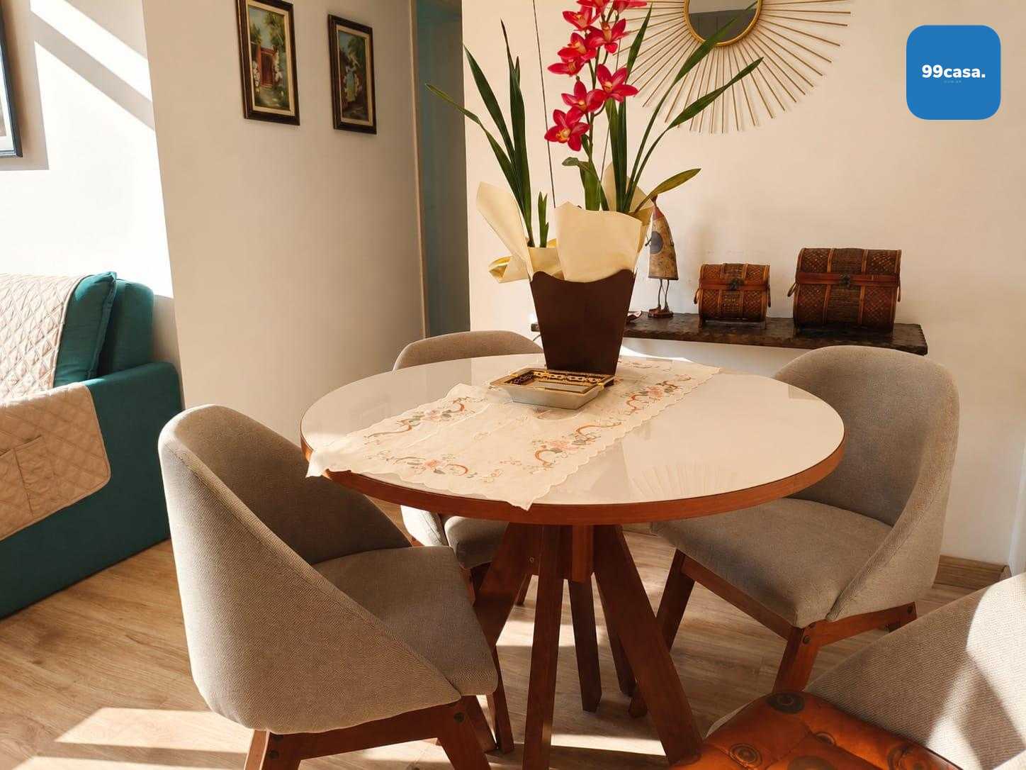 Apartamento Semimobiliado no Capão Raso 55m² , Condomínio Comp...