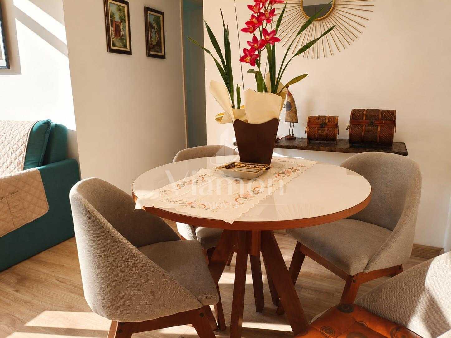 Apartamento Semimobiliado no Capão Raso 55m² , Condomínio Comp...