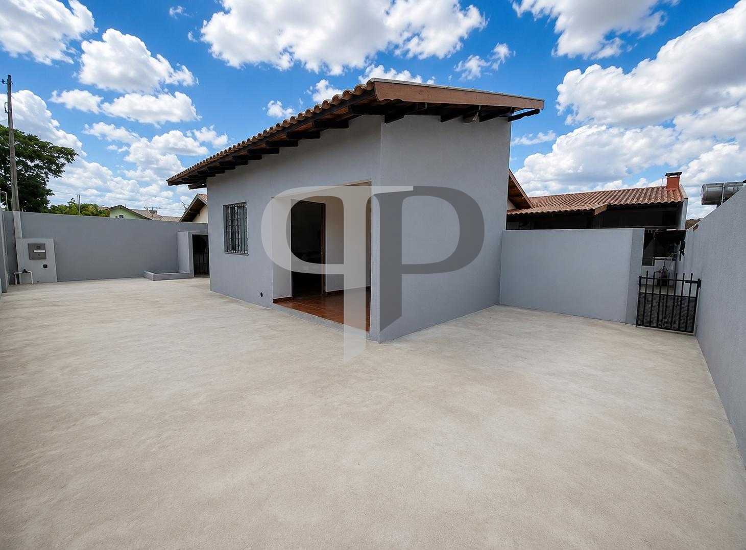 Casa A Venda Três Quartos 300 Metros de Terreno