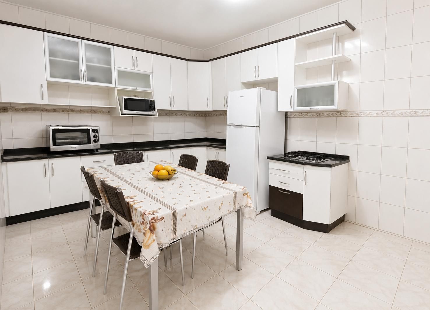 Casa A Venda Três Quartos 300 Metros de Terreno