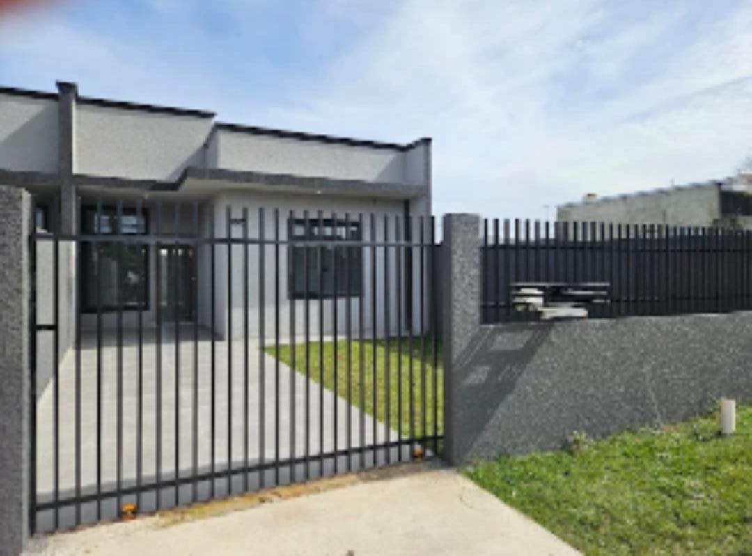 Casa de Frente para a Rua com 3 Quartos e Área Gourmet em Faze...