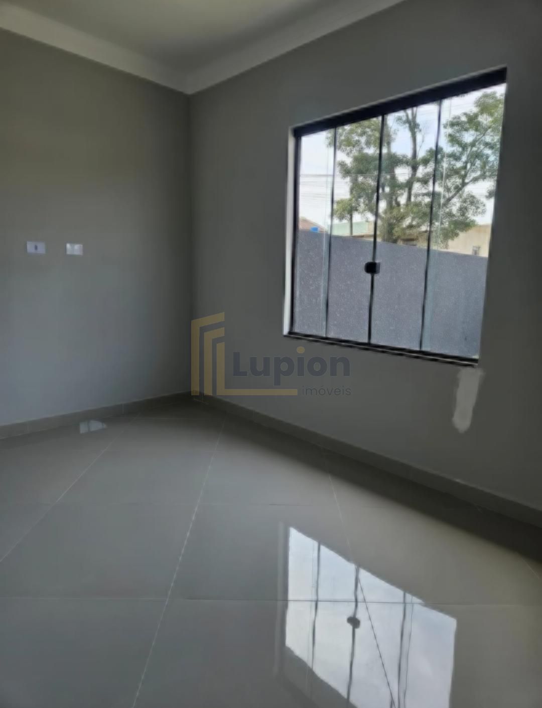 Casa de Frente para a Rua com 3 Quartos e Área Gourmet em Faze...