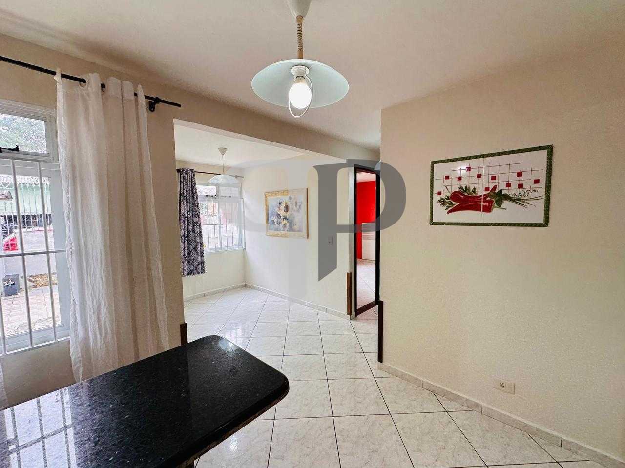 Apartamento térreo com 2 dormitórios, face norte e vaga privat...