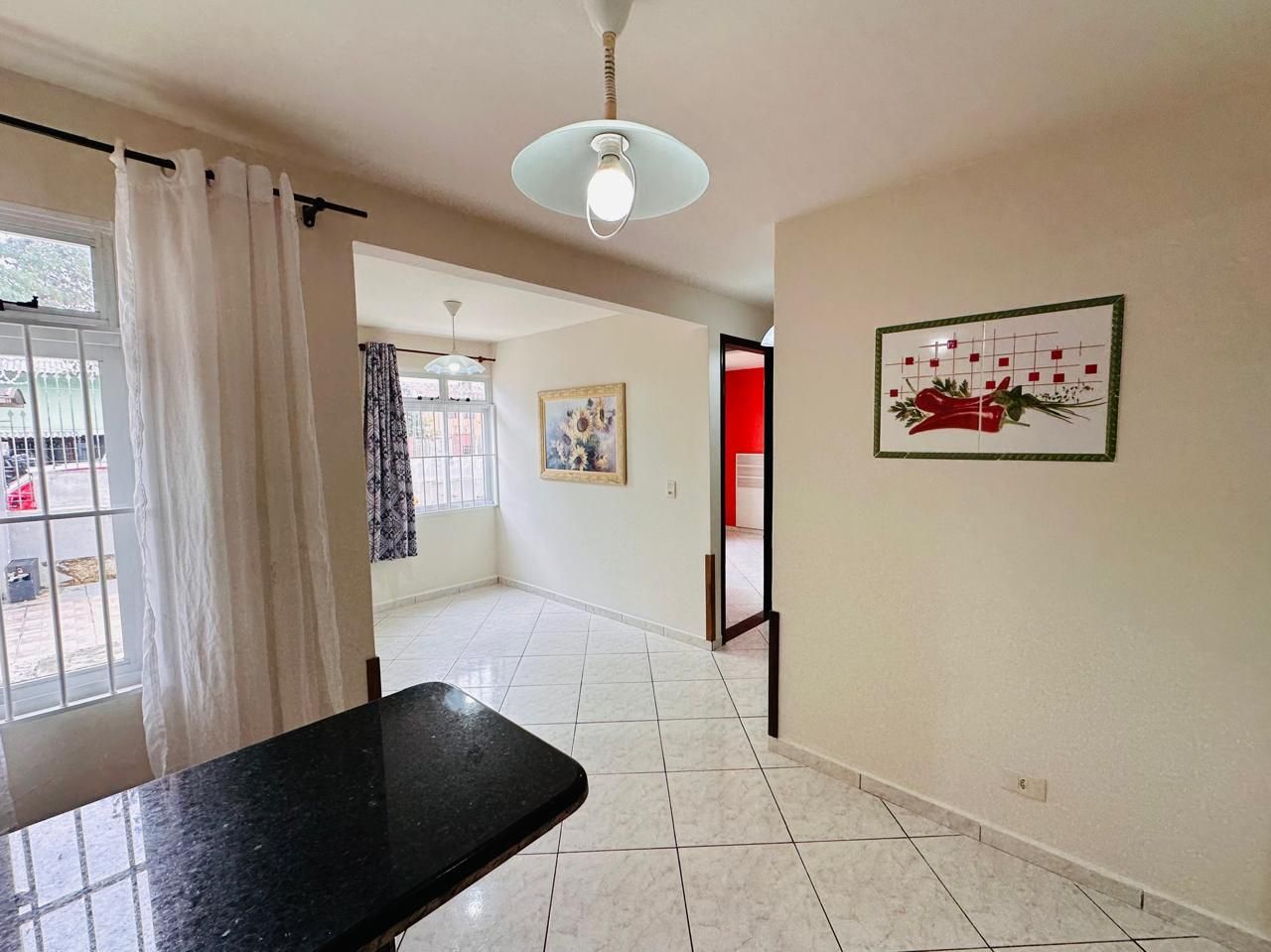 Apartamento térreo com 2 dormitórios, face norte e vaga privat...