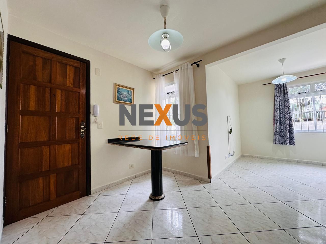 Apartamento térreo com 2 dormitórios, face norte e vaga privat...