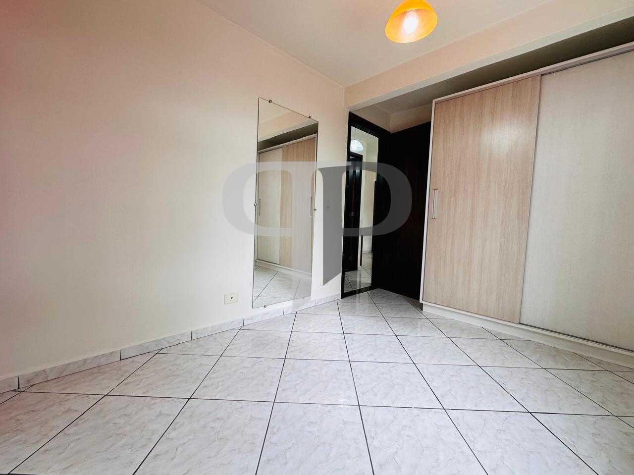Apartamento térreo com 2 dormitórios, face norte e vaga privat...