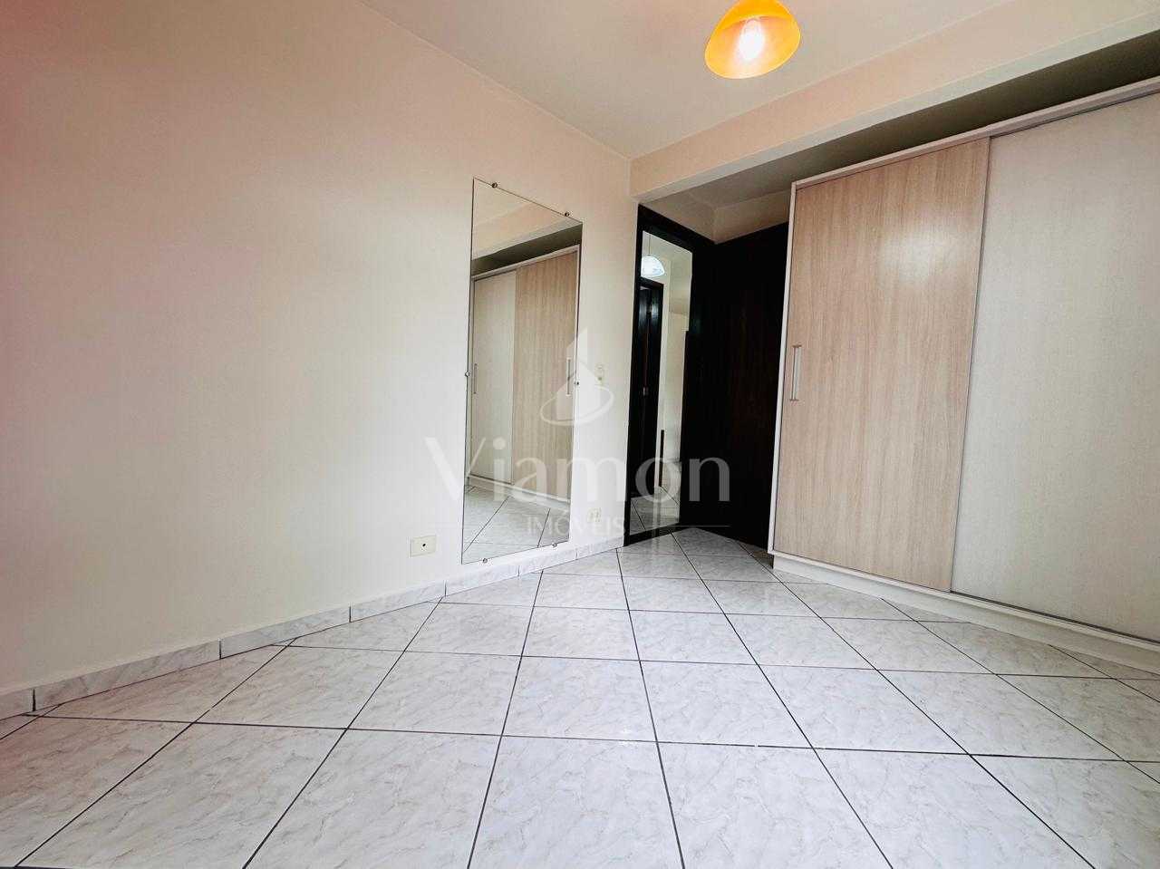 Apartamento térreo com 2 dormitórios, face norte e vaga privat...