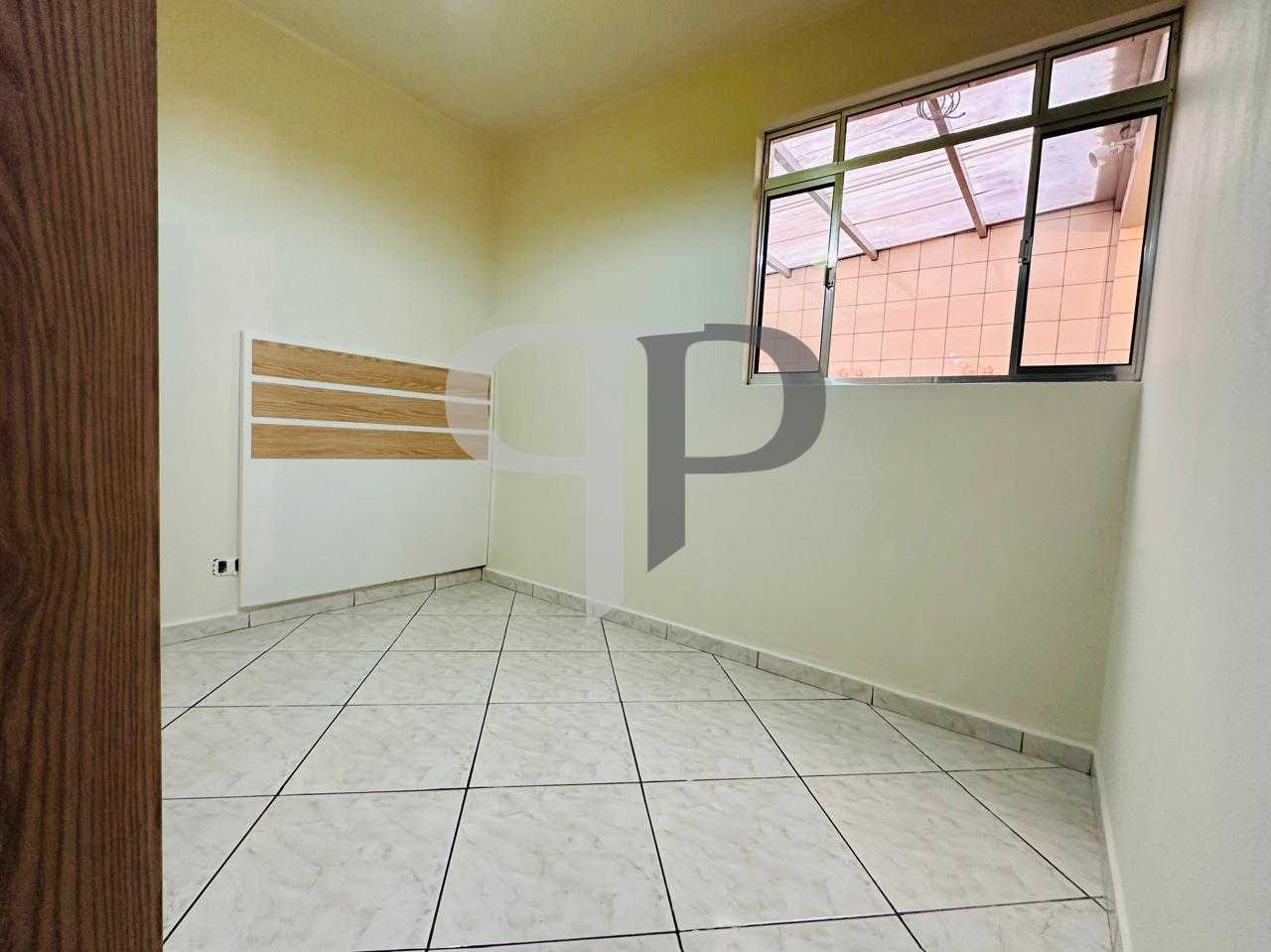 Apartamento térreo com 2 dormitórios, face norte e vaga privat...