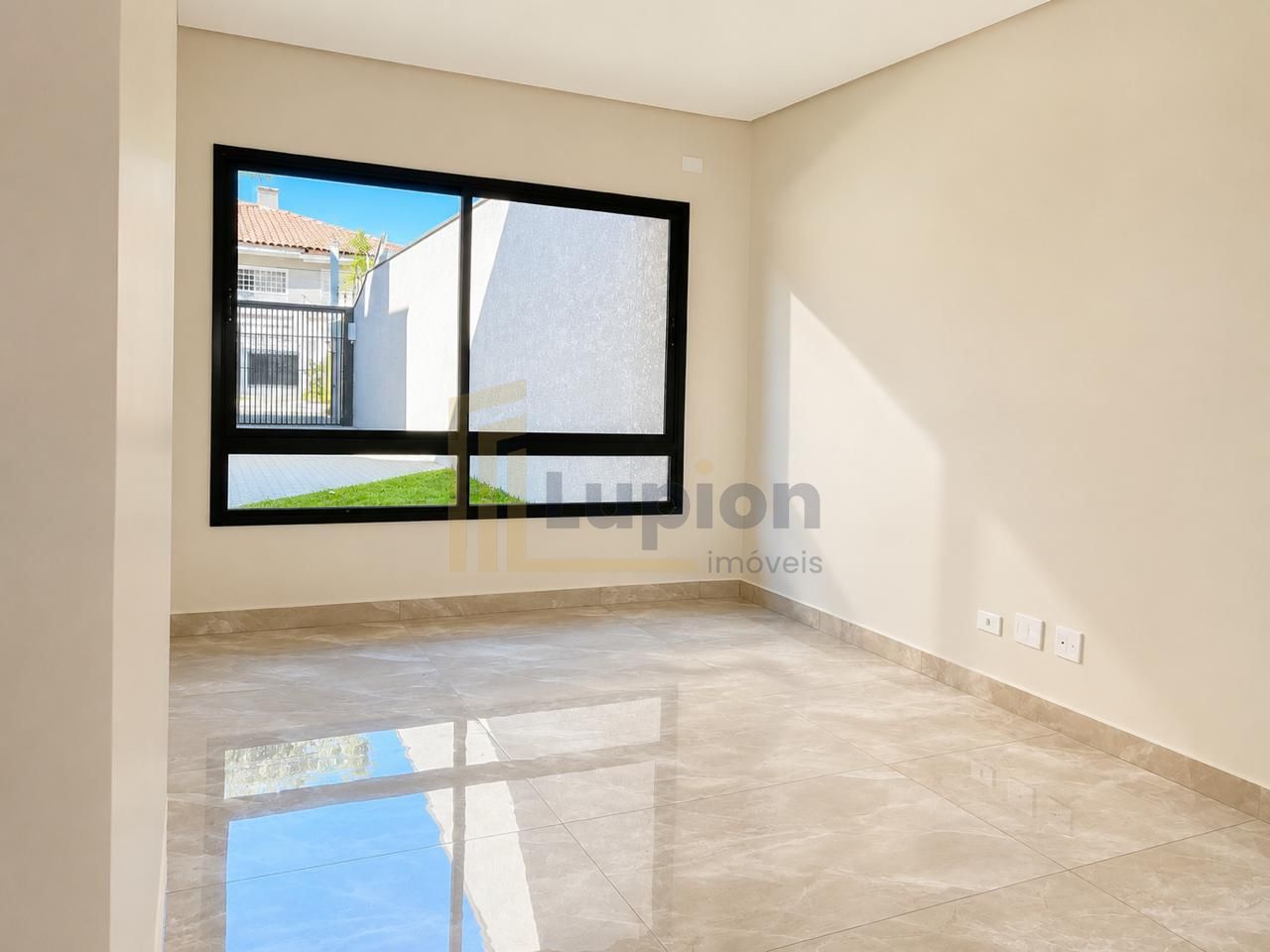 Sobrado com 3 dormitórios à venda, Bairro Uberaba, CURITIBA - PR