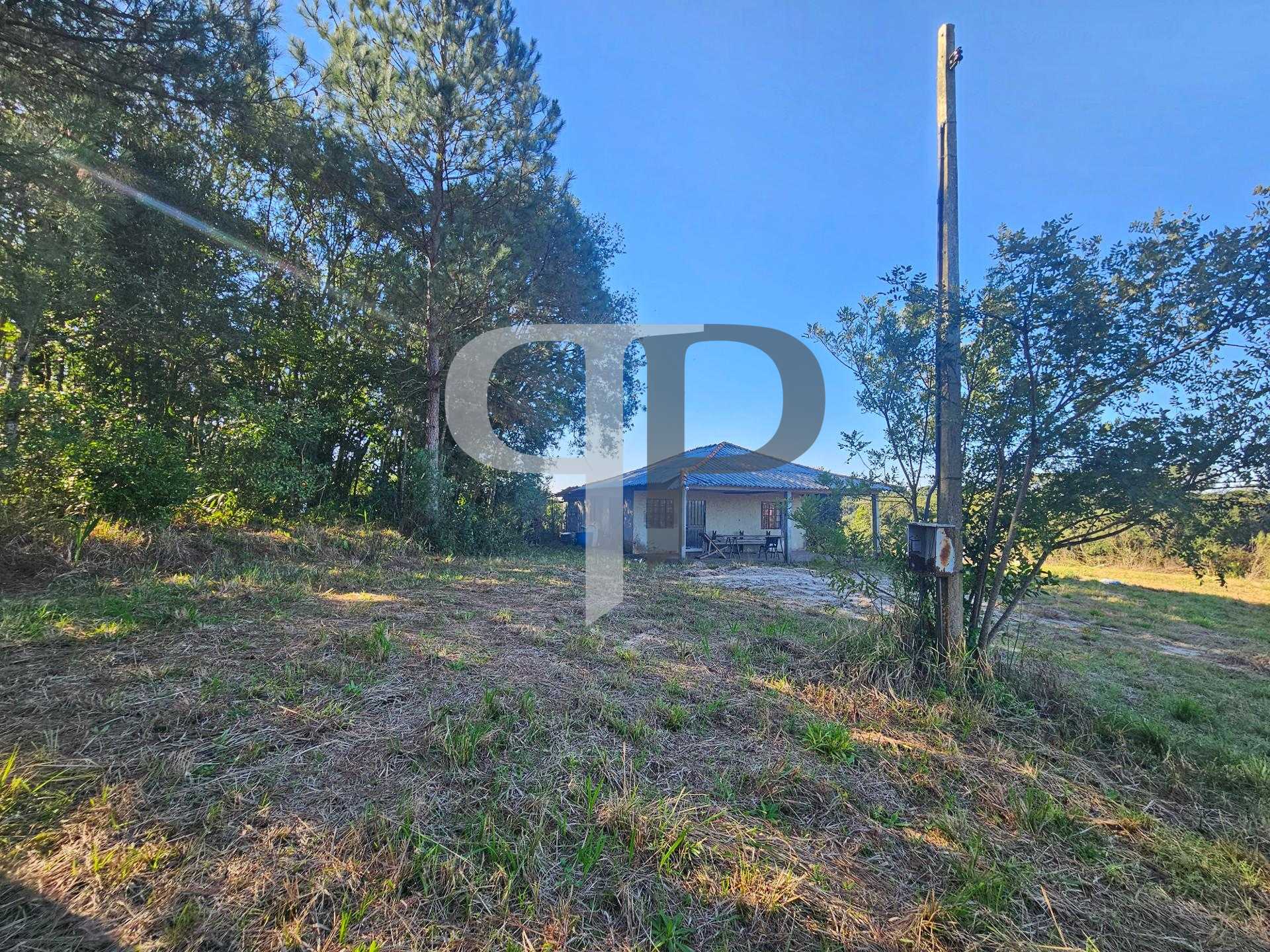 Chácara com 7.198 m² de área, registrada, frente para asfalto,...