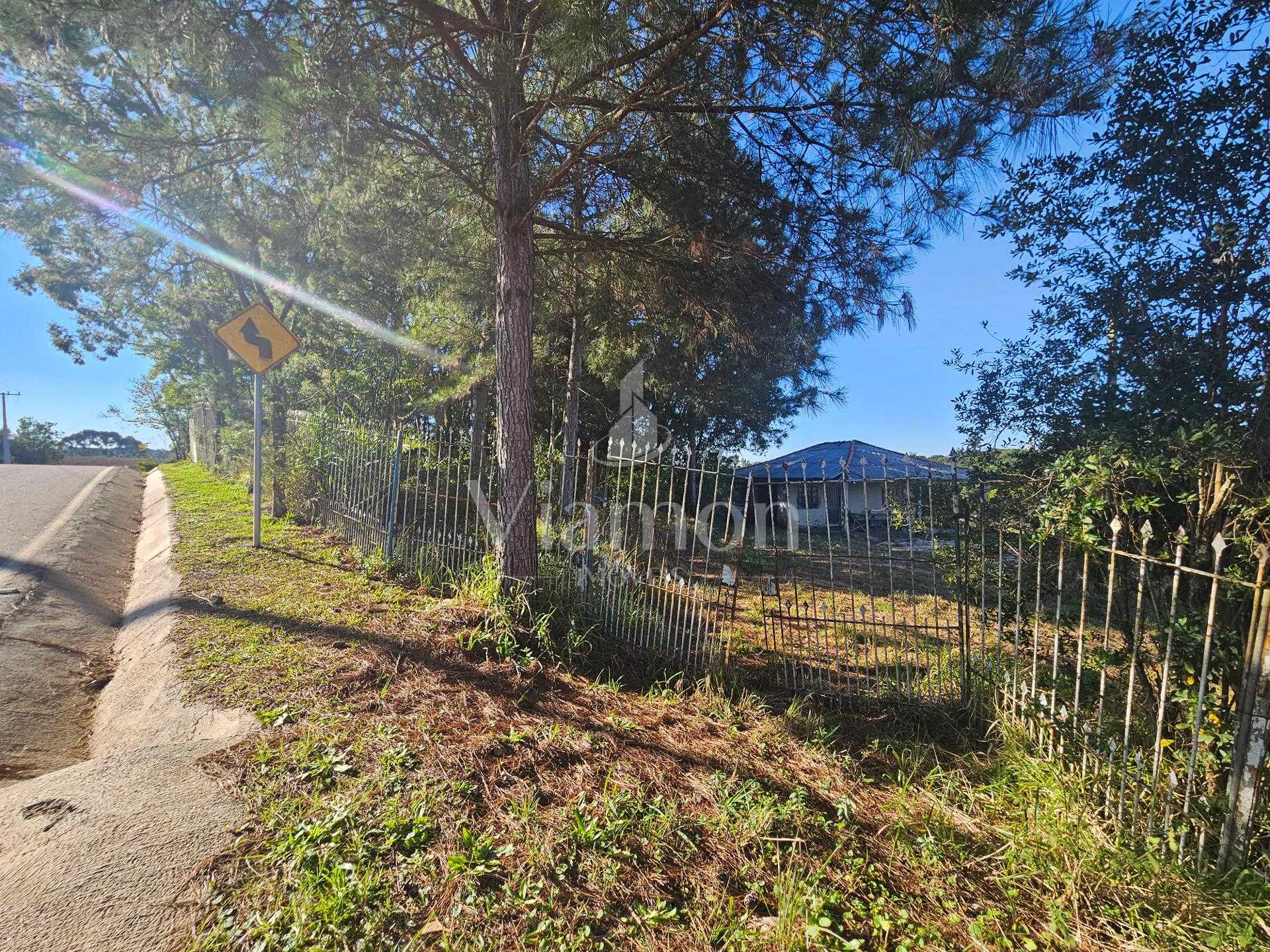 Chácara com 7.198 m² de área, registrada, frente para asfalto,...