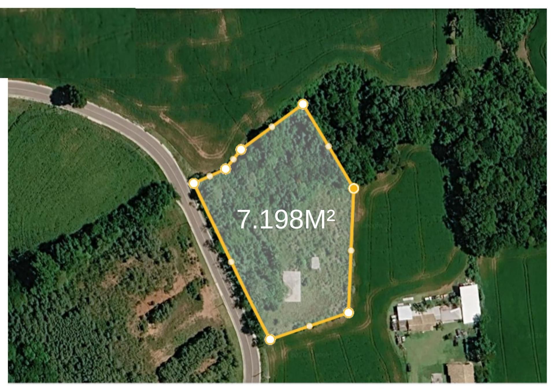 Chácara com 7.198 m² de área, registrada, frente para asfalto,...