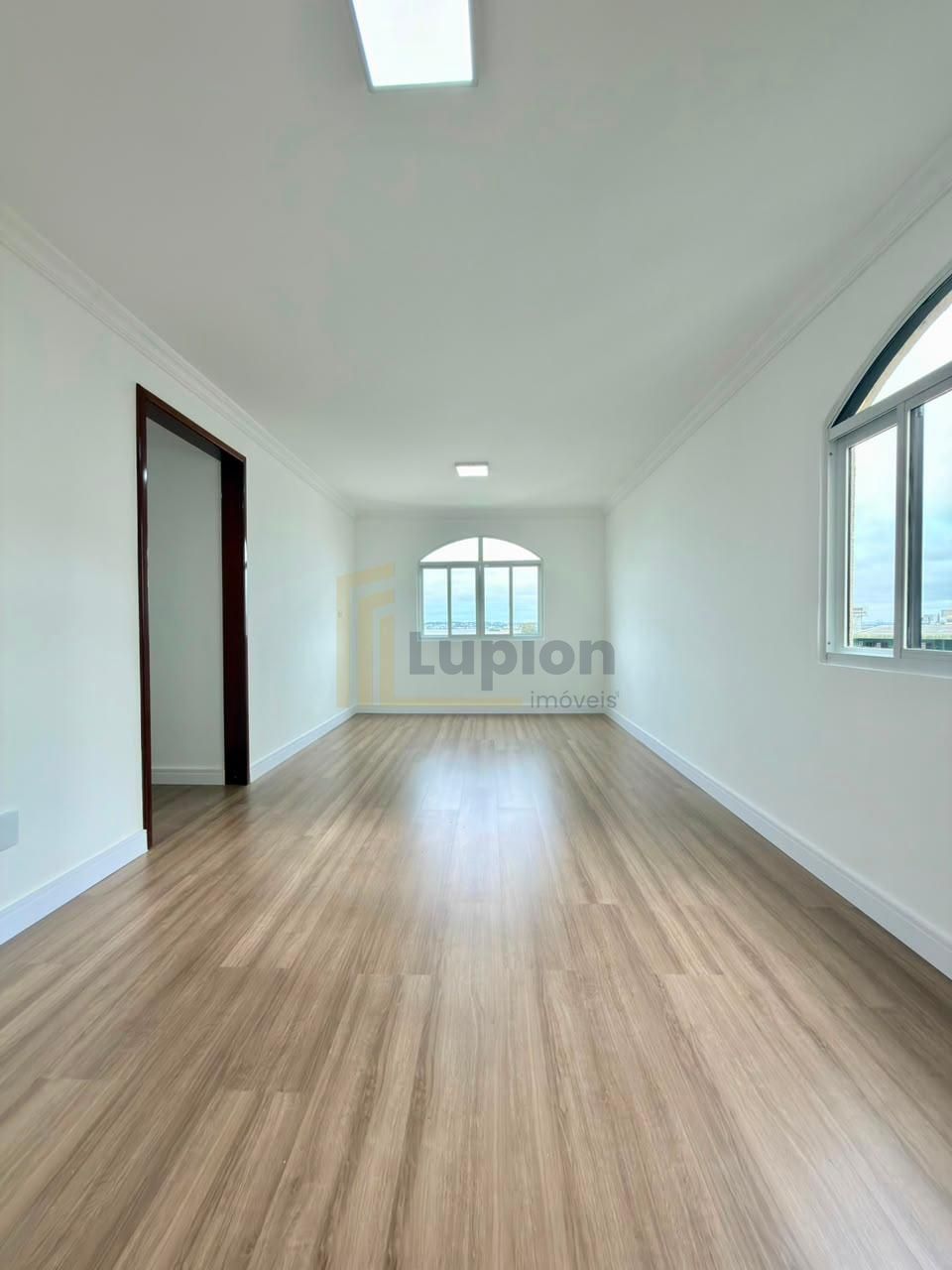 Apartamento de 3 Quartos no Centro de São José dos Pinhais com...