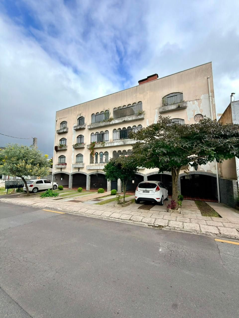 Apartamento de 3 Quartos no Centro de São José dos Pinhais com...