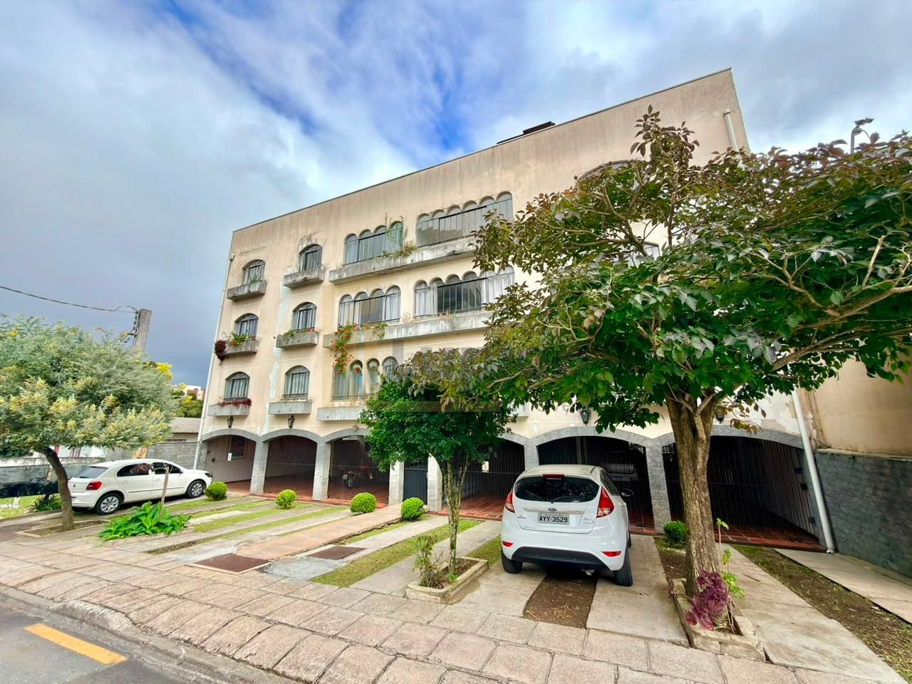 Apartamento de 3 Quartos no Centro de São José dos Pinhais com...