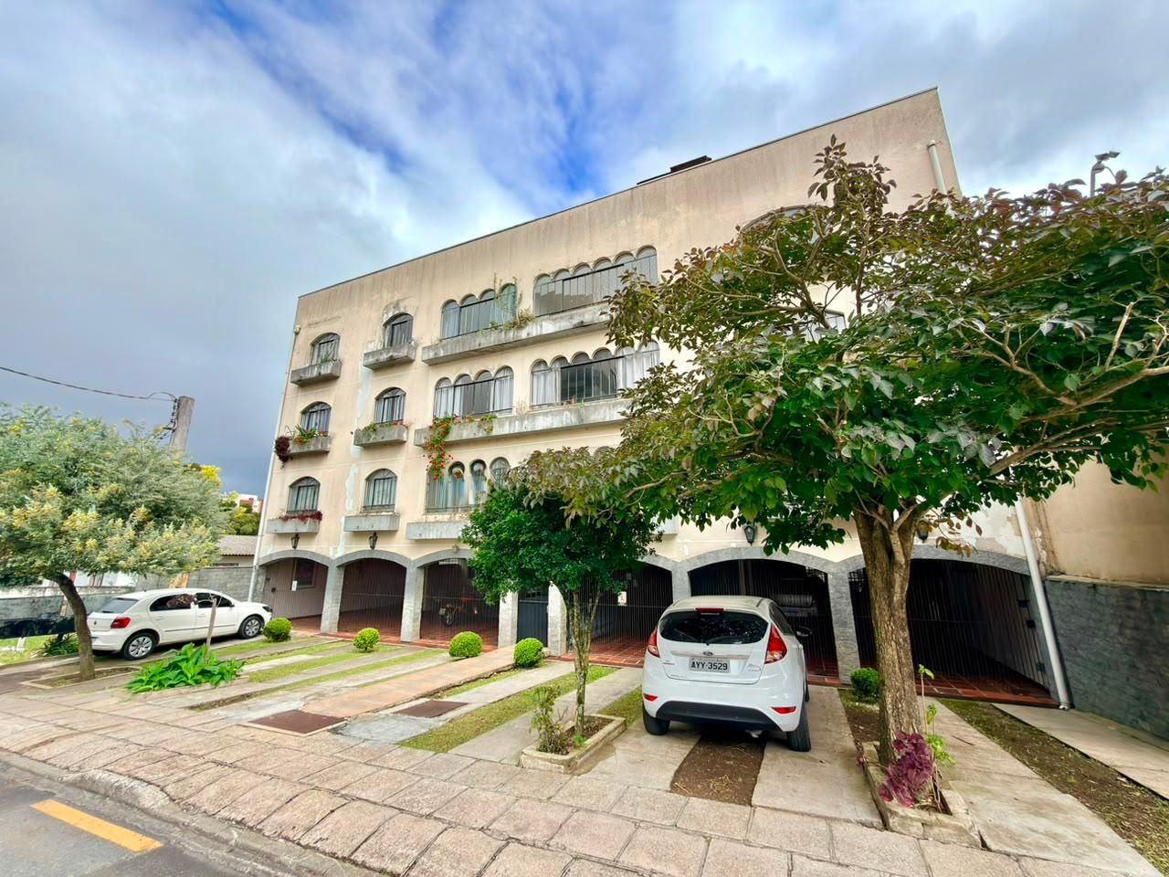 Apartamento de 3 Quartos no Centro de São José dos Pinhais com...