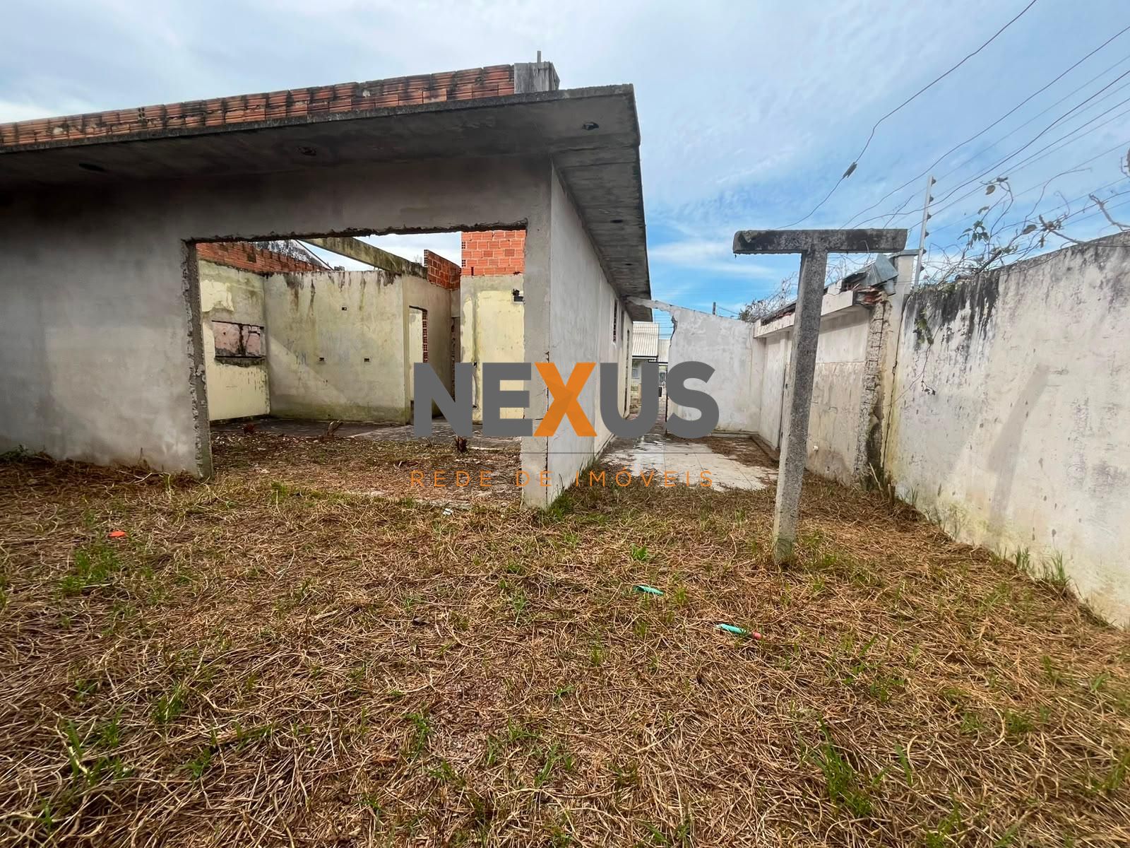 Terreno à Venda no Boqueirão com 294 m², Projeto de Construção...