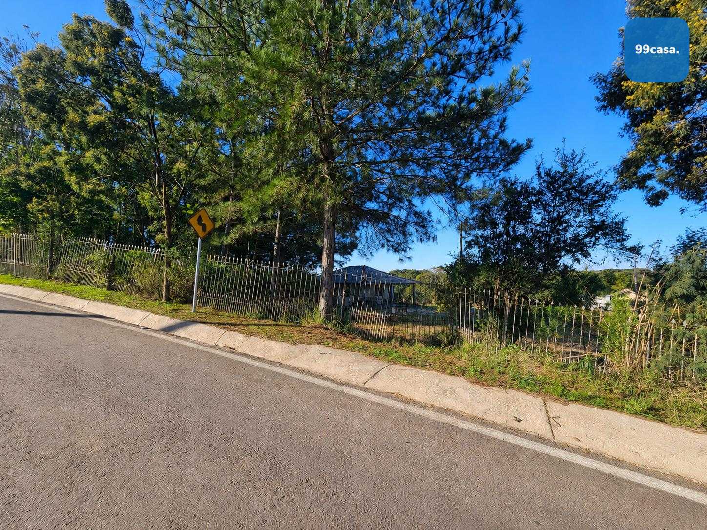 Chácara com 7.198 m² de área, registrada, frente para asfalto,...