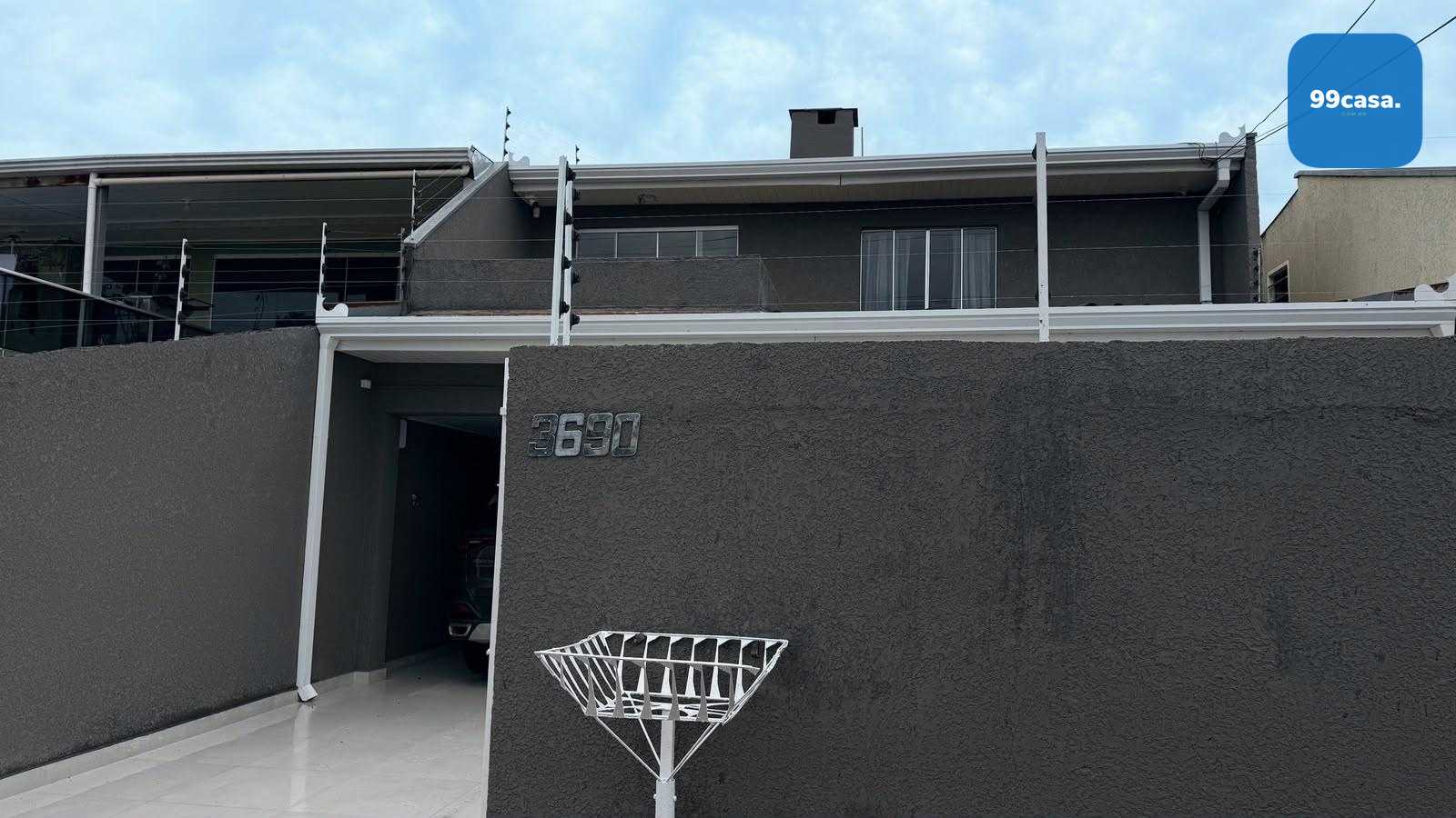 Casa com 5 Quartos, 2 Suítes, Churrasqueira e Garagem para 3 C...