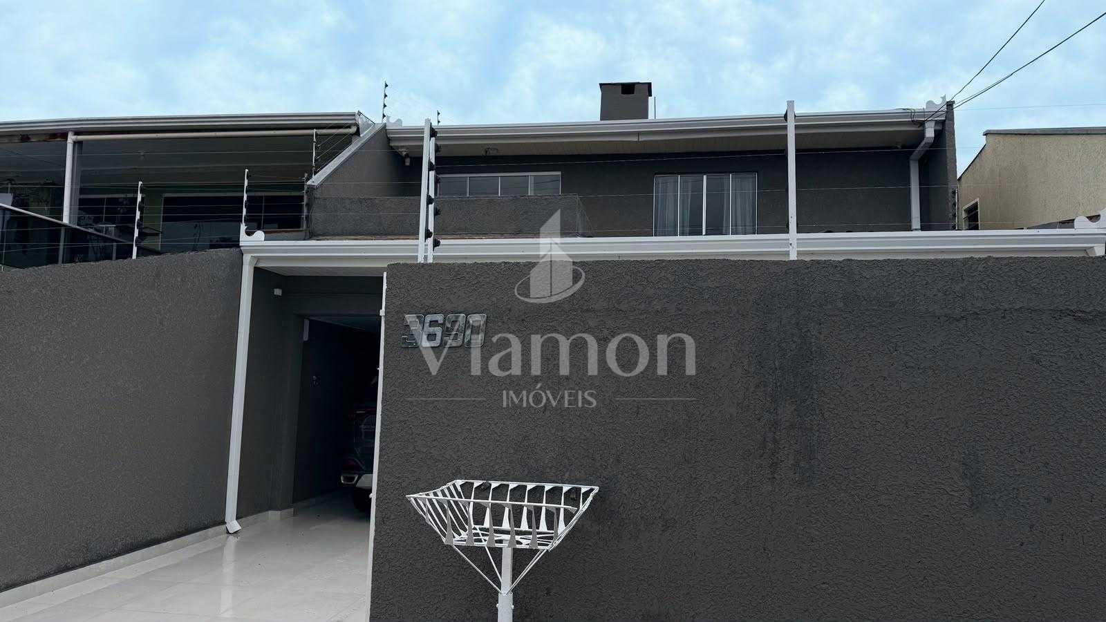 Casa com 5 Quartos, 2 Suítes, Churrasqueira e Garagem para 3 C...