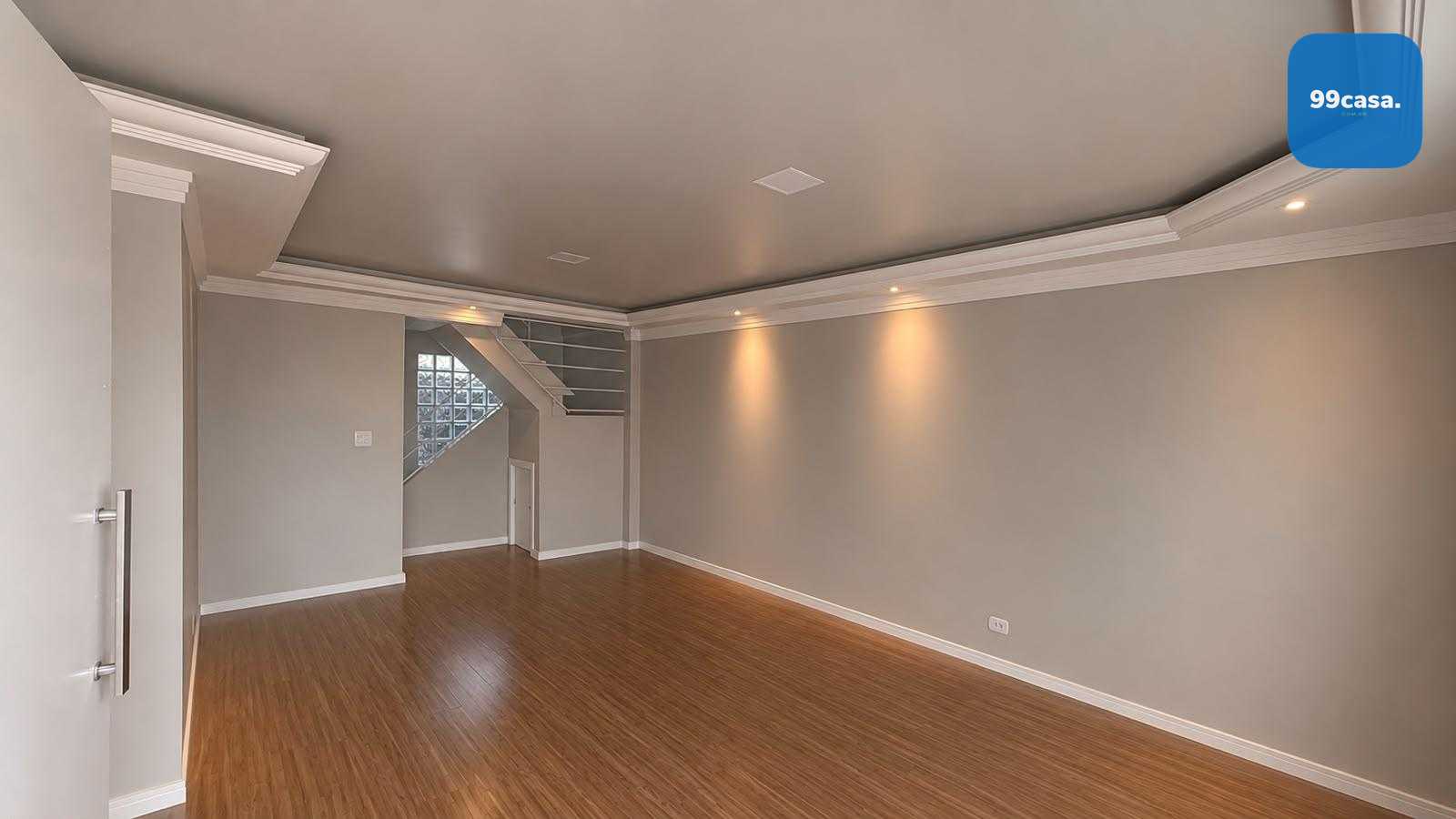 Casa com 5 Quartos, 2 Suítes, Churrasqueira e Garagem para 3 C...