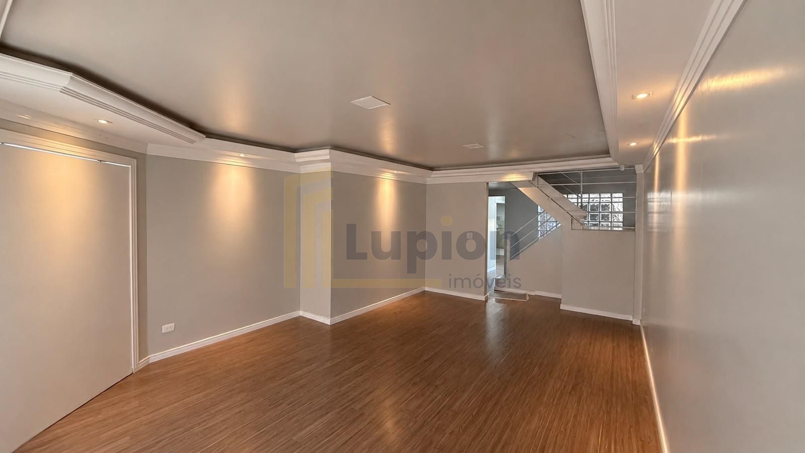 Casa com 5 Quartos, 2 Suítes, Churrasqueira e Garagem para 3 C...