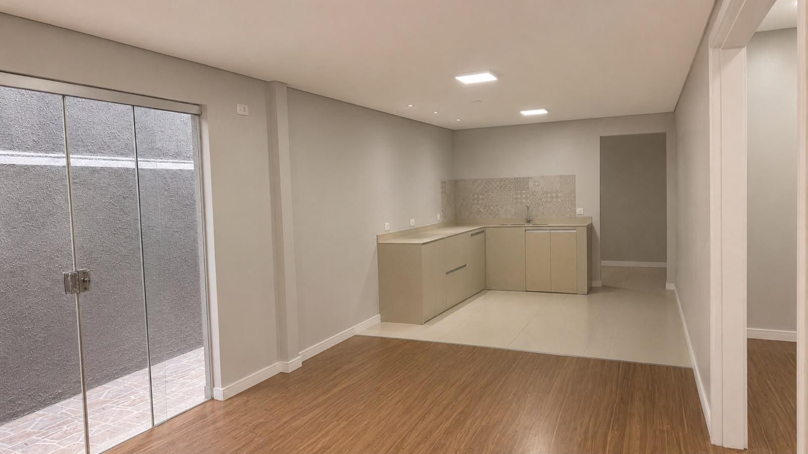 Casa com 5 Quartos, 2 Suítes, Churrasqueira e Garagem para 3 C...