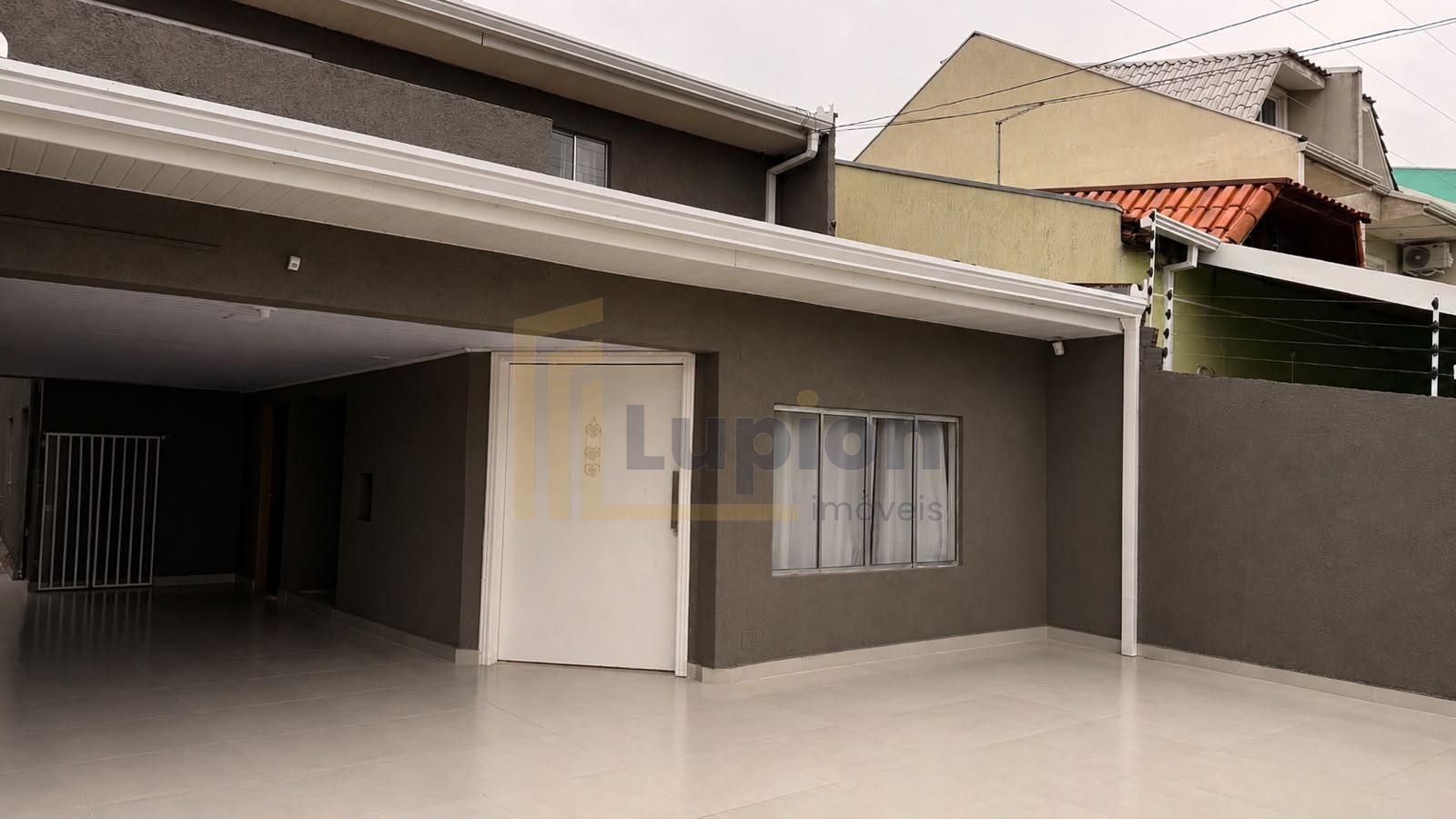 Casa com 5 Quartos, 2 Suítes, Churrasqueira e Garagem para 3 C...