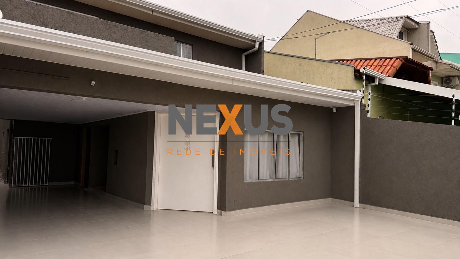 Casa com 5 Quartos, 2 Suítes, Churrasqueira e Garagem para 3 C...